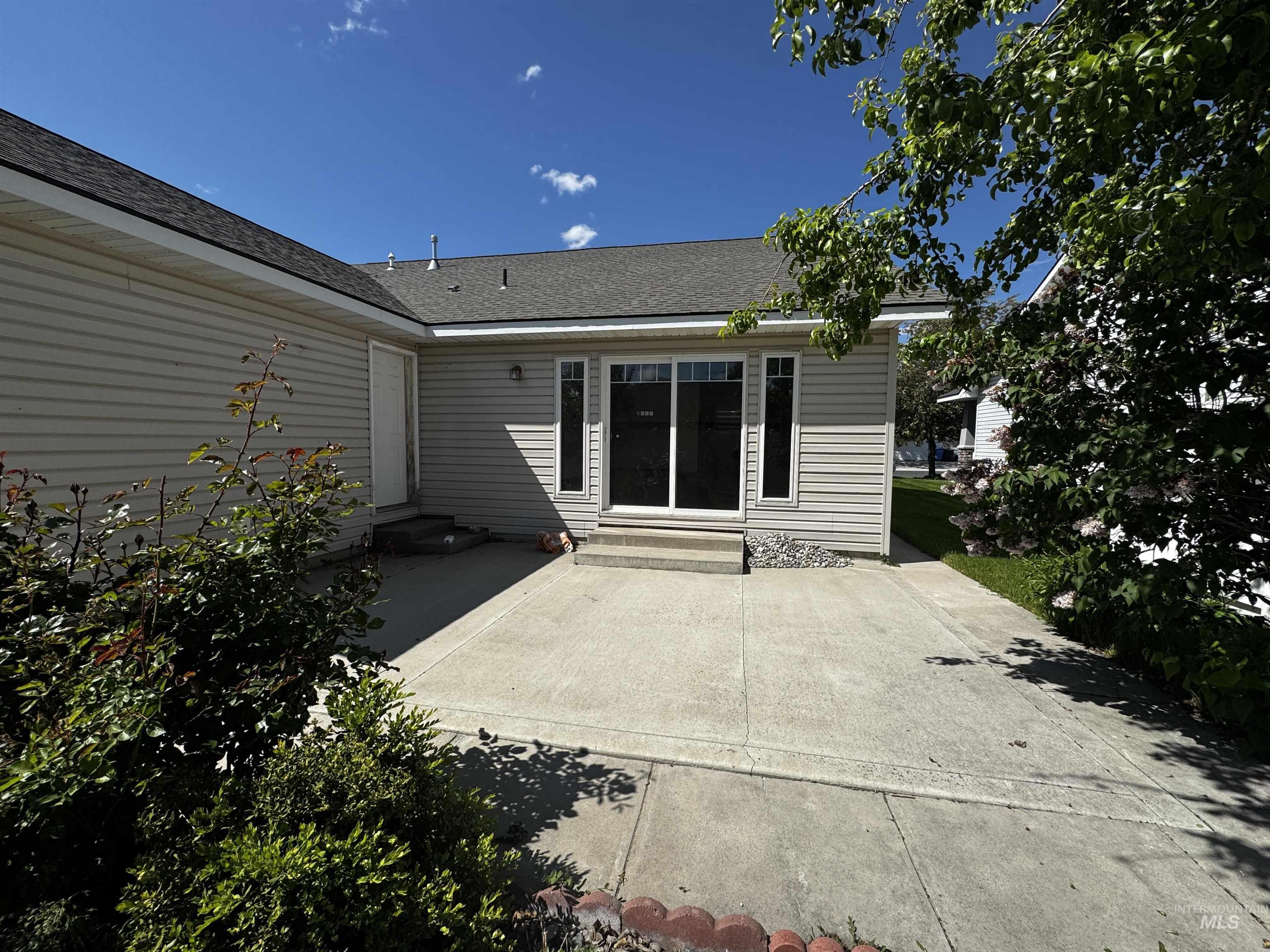 1173 Knoll Ridge Road, Twin Falls, Idaho 83301, 3 Bedrooms, 2 Bathrooms, Residential For Sale, Price $364,900, 98947947