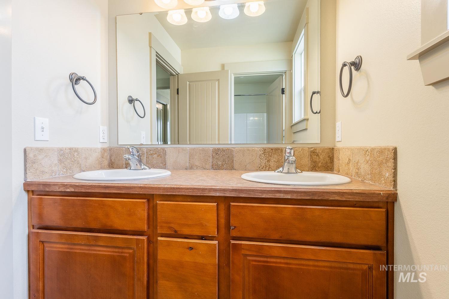 11965 Goldfinch St, Caldwell, Idaho 83605, 4 Bedrooms, 2.5 Bathrooms, Residential For Sale, Price $444,900, 98947949