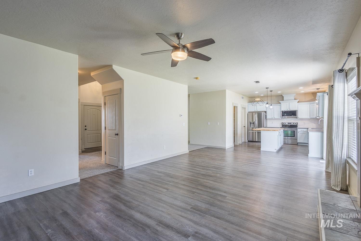 11965 Goldfinch St, Caldwell, Idaho 83605, 4 Bedrooms, 2.5 Bathrooms, Residential For Sale, Price $444,900, 98947949