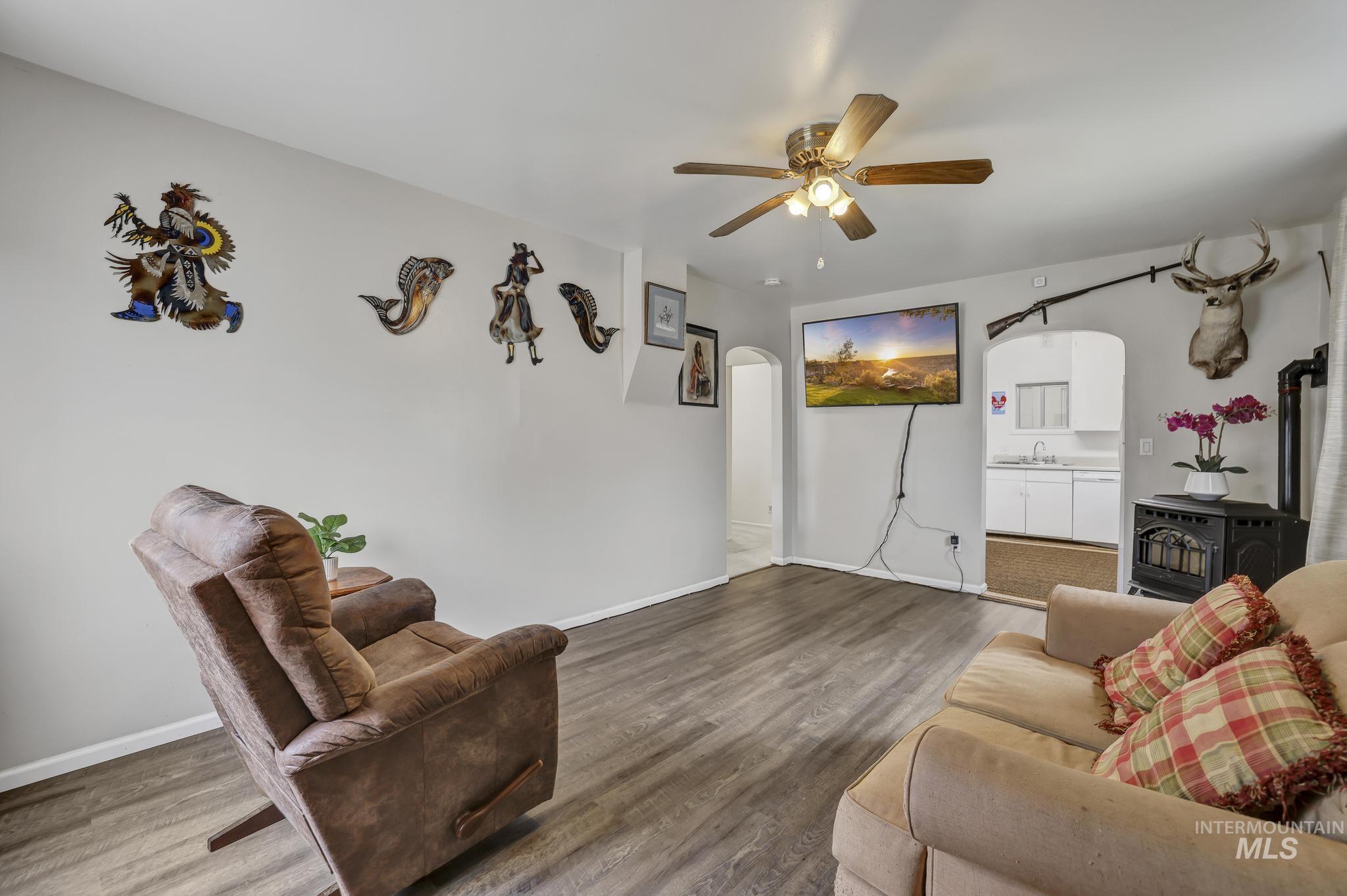 420 E 3rd St, Shoshone, Idaho 83352, 3 Bedrooms, 1 Bathroom, Residential For Sale, Price $289,000,MLS 98947988