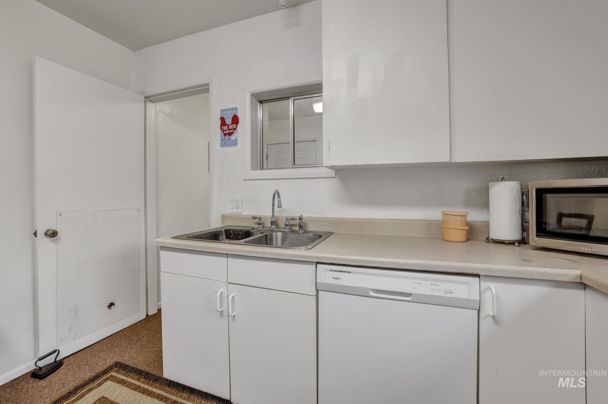 420 E 3rd St, Shoshone, Idaho 83352, 3 Bedrooms, 1 Bathroom, Residential For Sale, Price $289,000,MLS 98947988