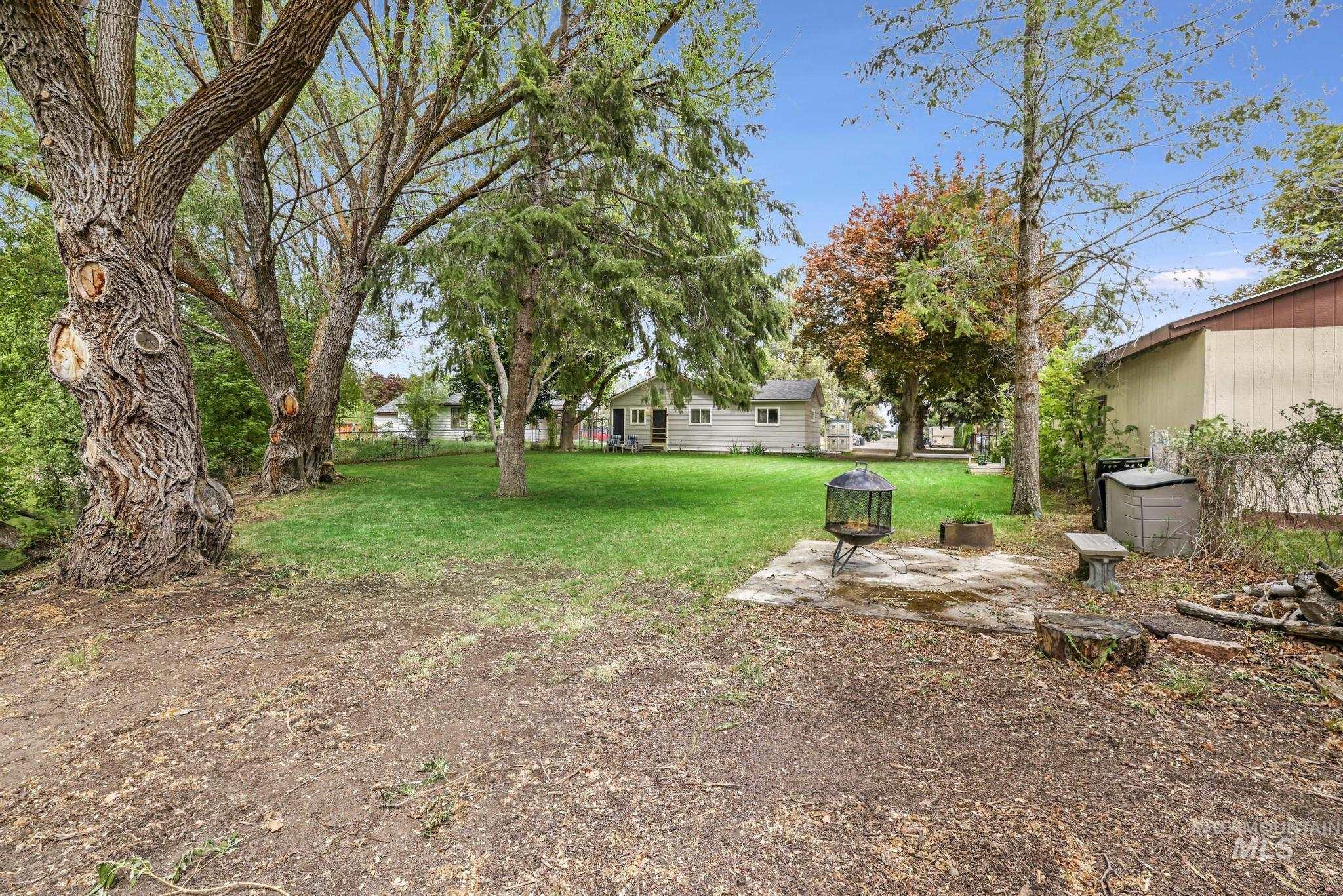 420 E 3rd St, Shoshone, Idaho 83352, 3 Bedrooms, 1 Bathroom, Residential For Sale, Price $289,000,MLS 98947988