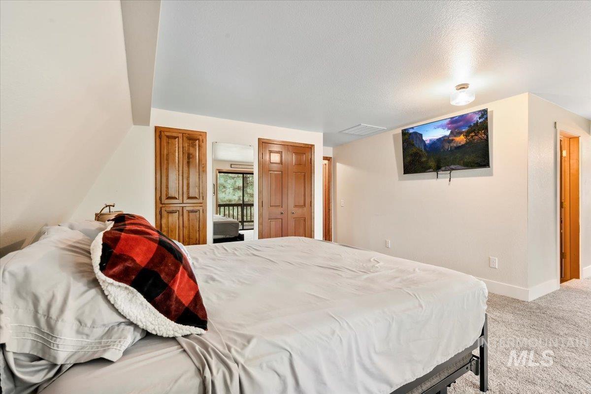 76 W Castle Creek Rd, Garden Valley, Idaho 83622, 3 Bedrooms, 3 Bathrooms, Residential For Sale, Price $699,900,MLS 98948027