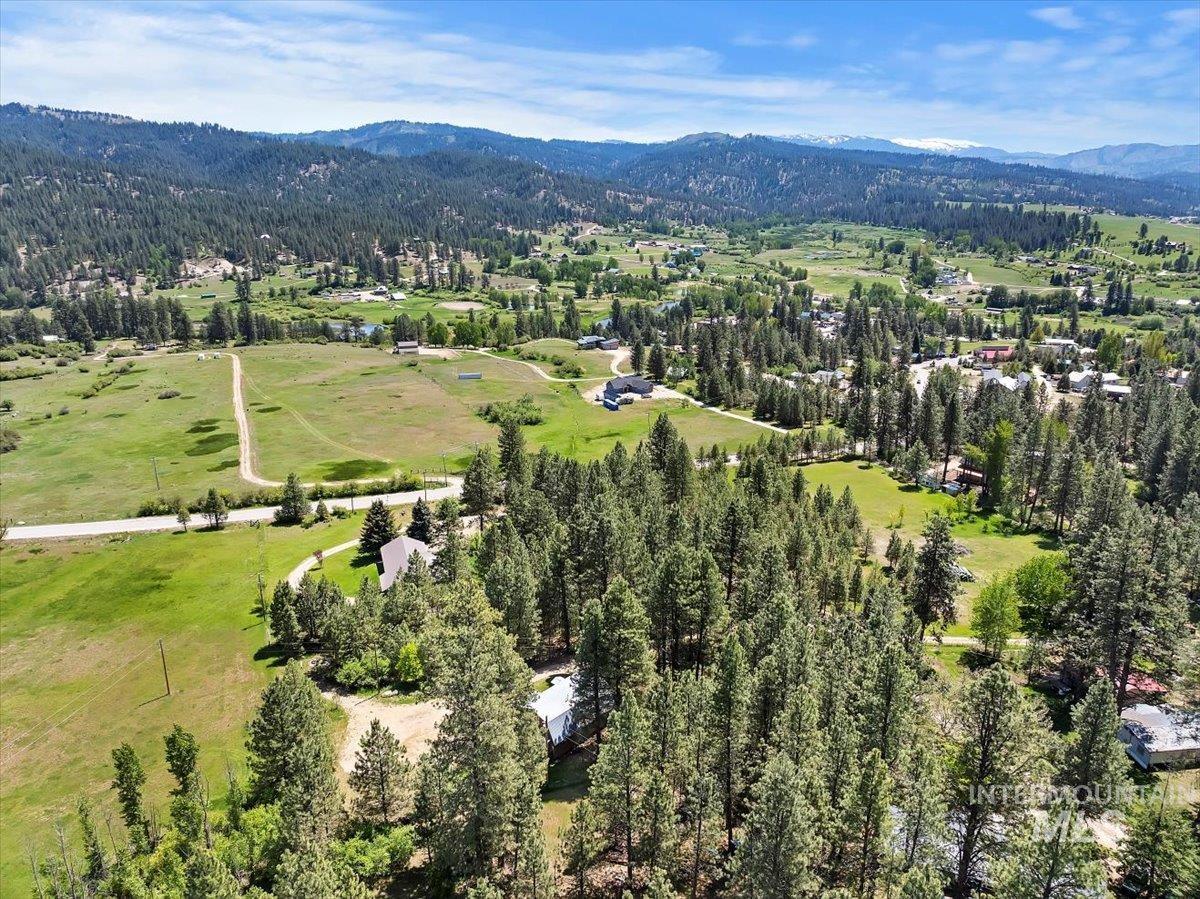 76 W Castle Creek Rd, Garden Valley, Idaho 83622, 3 Bedrooms, 3 Bathrooms, Residential For Sale, Price $699,900,MLS 98948027