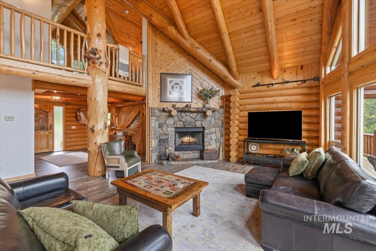 25 Bobcat Court, Garden Valley, Idaho 83622, 5 Bedrooms, 3.5 Bathrooms, Residential For Sale, Price $1,425,000,MLS 98948043