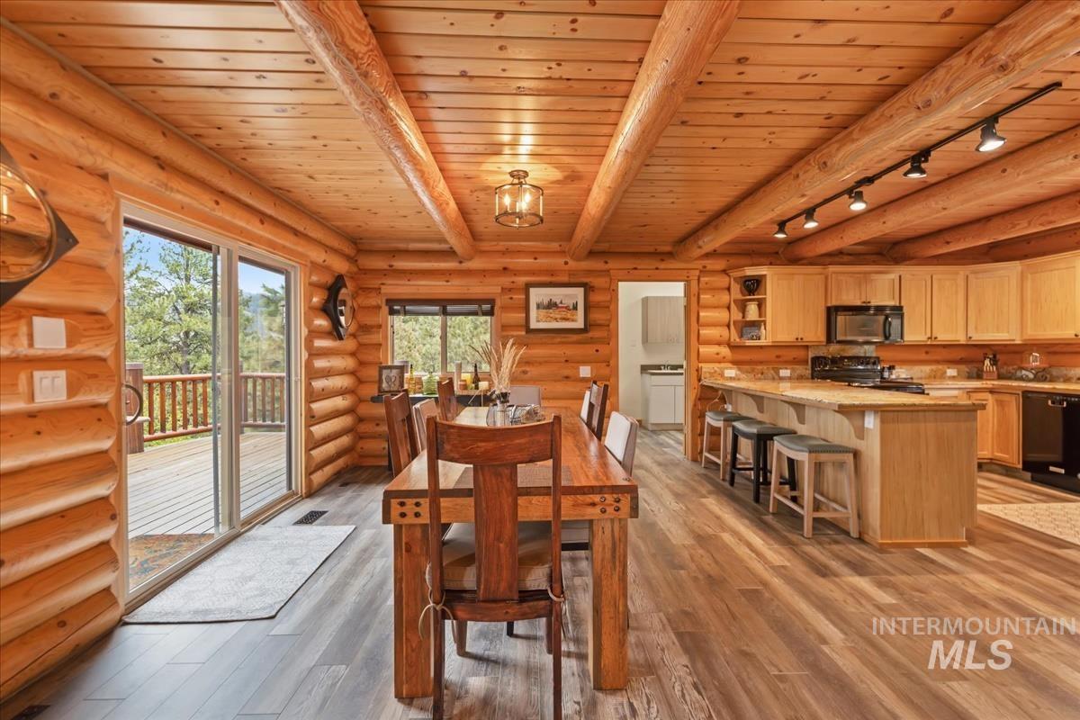 25 Bobcat Court, Garden Valley, Idaho 83622, 5 Bedrooms, 3.5 Bathrooms, Residential For Sale, Price $1,425,000,MLS 98948043