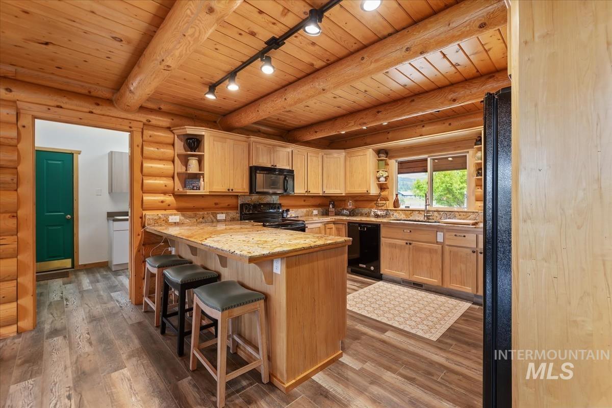 25 Bobcat Court, Garden Valley, Idaho 83622, 5 Bedrooms, 3.5 Bathrooms, Residential For Sale, Price $1,425,000,MLS 98948043