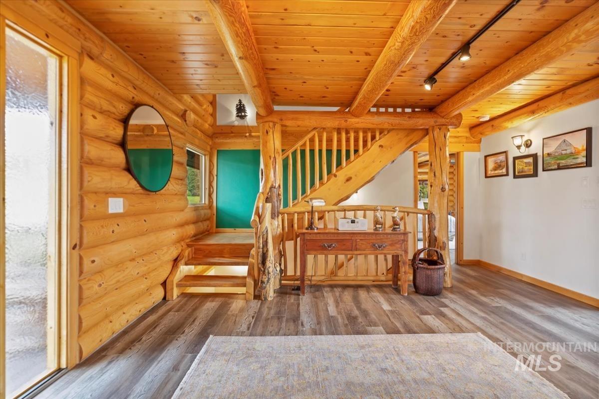 25 Bobcat Court, Garden Valley, Idaho 83622, 5 Bedrooms, 3.5 Bathrooms, Residential For Sale, Price $1,425,000,MLS 98948043