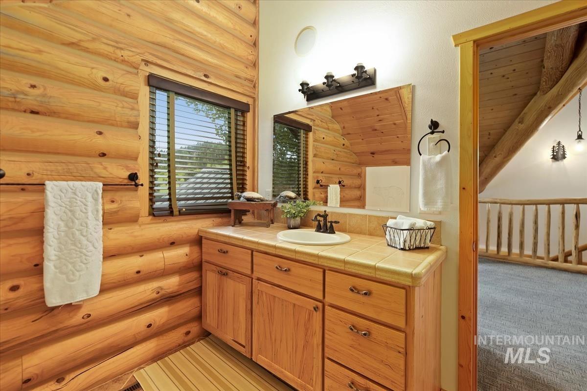 25 Bobcat Court, Garden Valley, Idaho 83622, 5 Bedrooms, 3.5 Bathrooms, Residential For Sale, Price $1,425,000,MLS 98948043