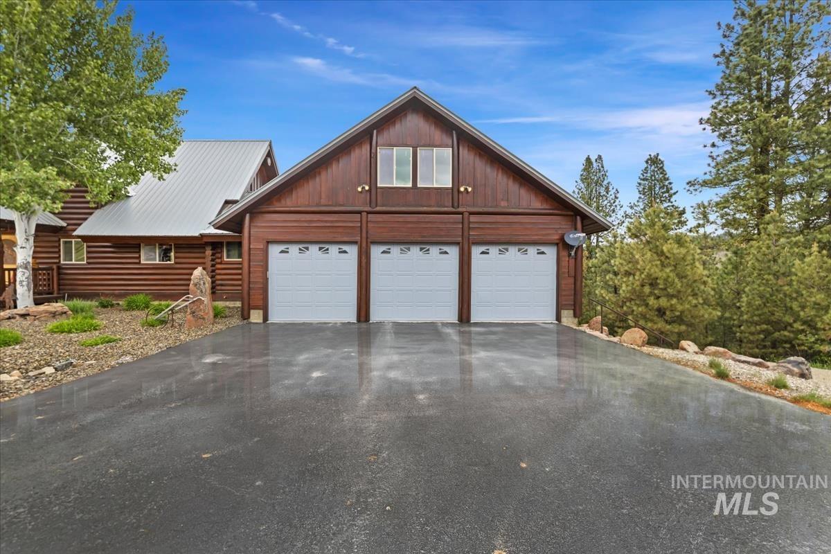 25 Bobcat Court, Garden Valley, Idaho 83622, 5 Bedrooms, 3.5 Bathrooms, Residential For Sale, Price $1,425,000,MLS 98948043