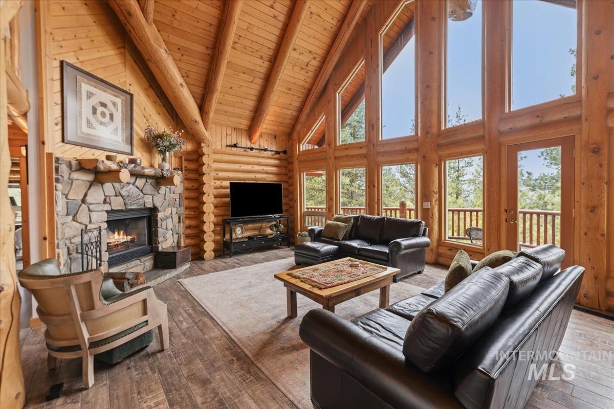 25 Bobcat Court, Garden Valley, Idaho 83622, 5 Bedrooms, 3.5 Bathrooms, Residential For Sale, Price $1,425,000,MLS 98948043