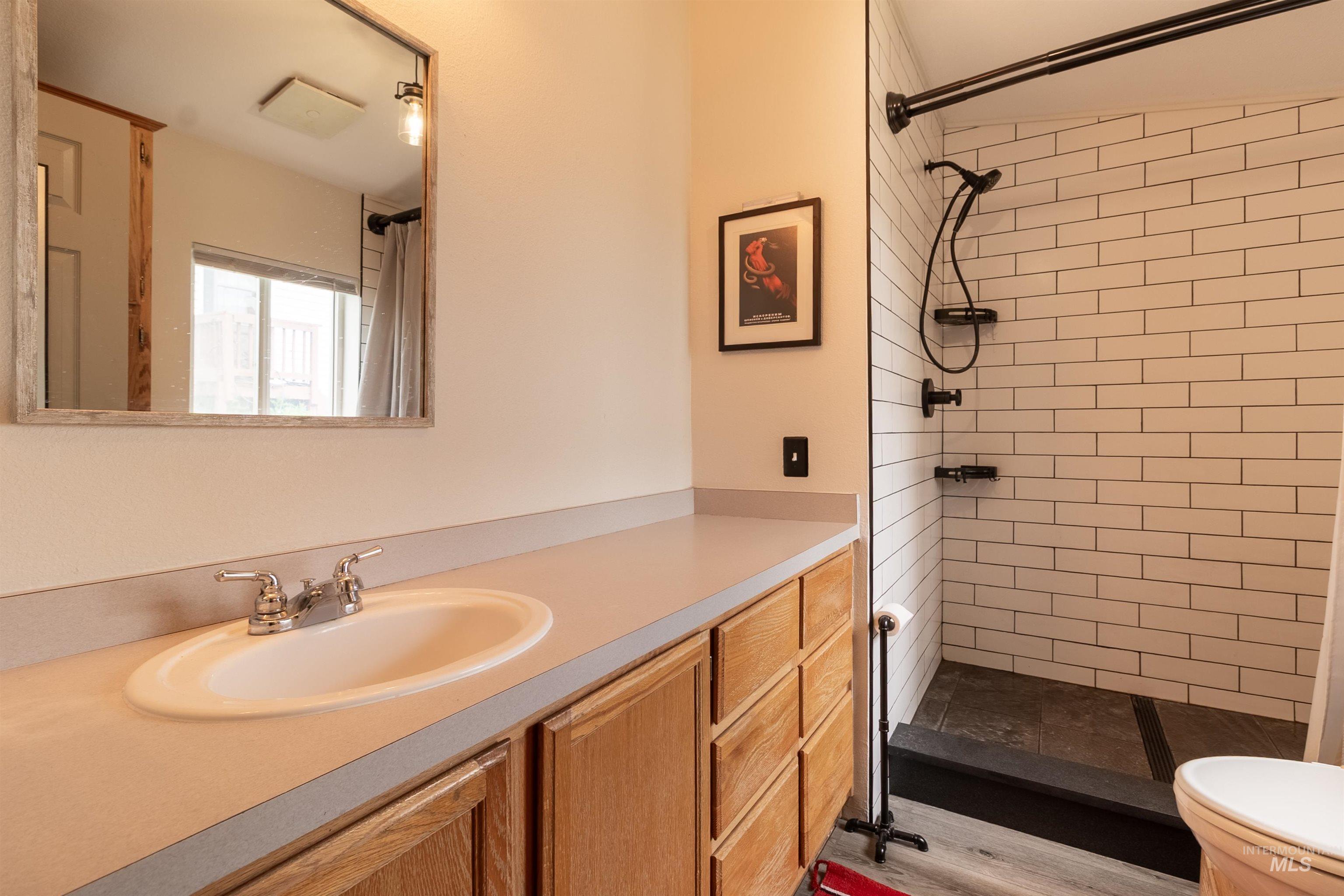 609 N Almon, Moscow, Idaho 83843, 3 Bedrooms, 2 Bathrooms, Residential For Sale, Price $140,000,MLS 98948059