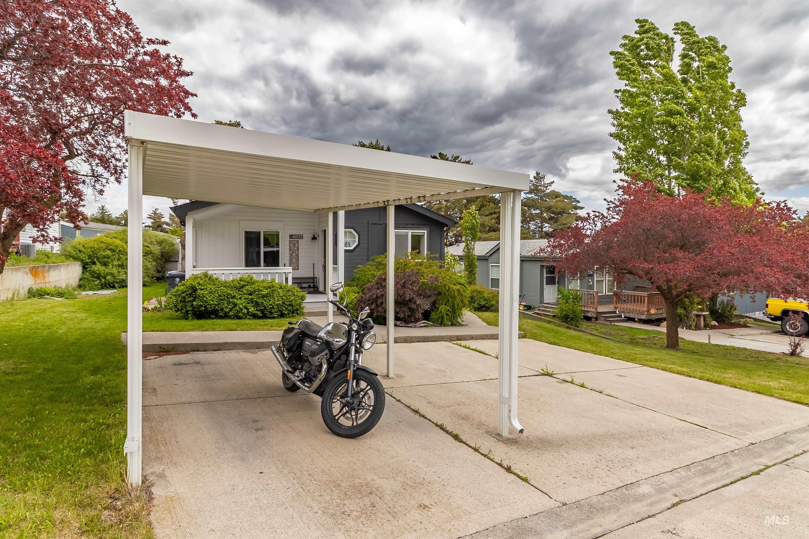 609 N Almon, Moscow, Idaho 83843, 3 Bedrooms, 2 Bathrooms, Residential For Sale, Price $140,000,MLS 98948059