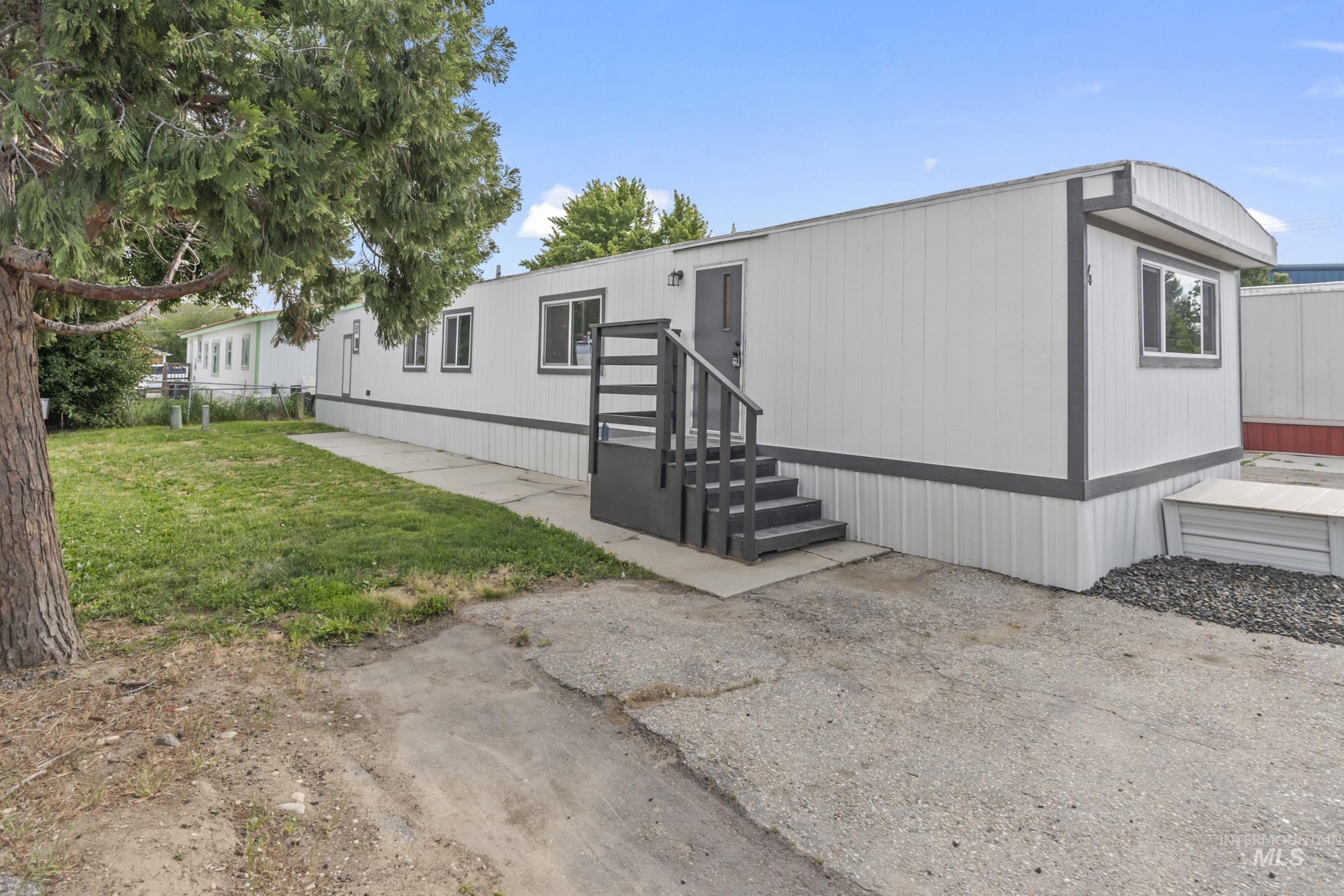 8417 W. Fairview Ave, Boise, Idaho 83704, 3 Bedrooms, 1 Bathroom, Residential For Sale, Price $75,000,MLS 98948089