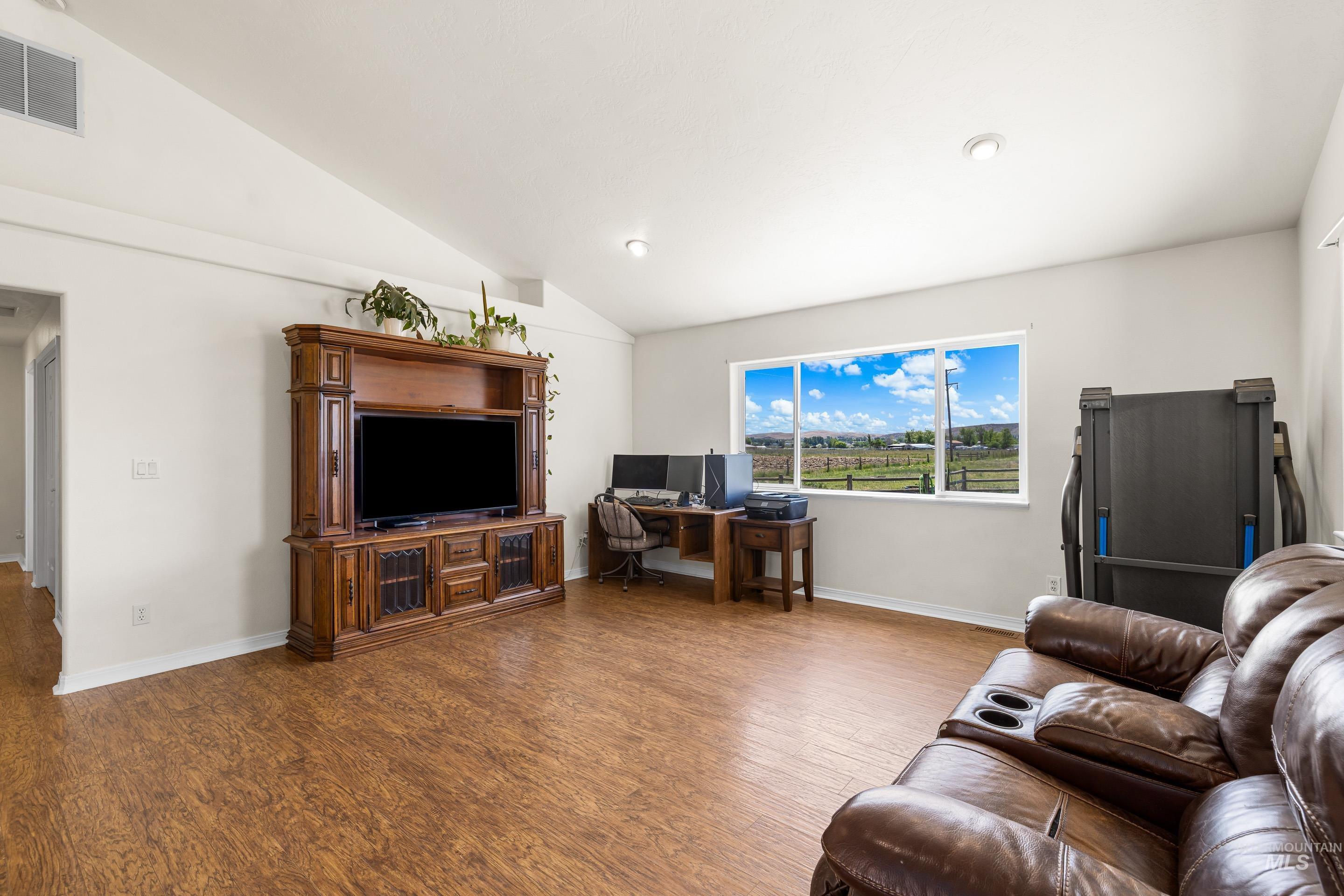 1415 Morehouse, Emmett, Idaho 83617, 3 Bedrooms, 2 Bathrooms, Residential For Sale, Price $845,800,MLS 98948107