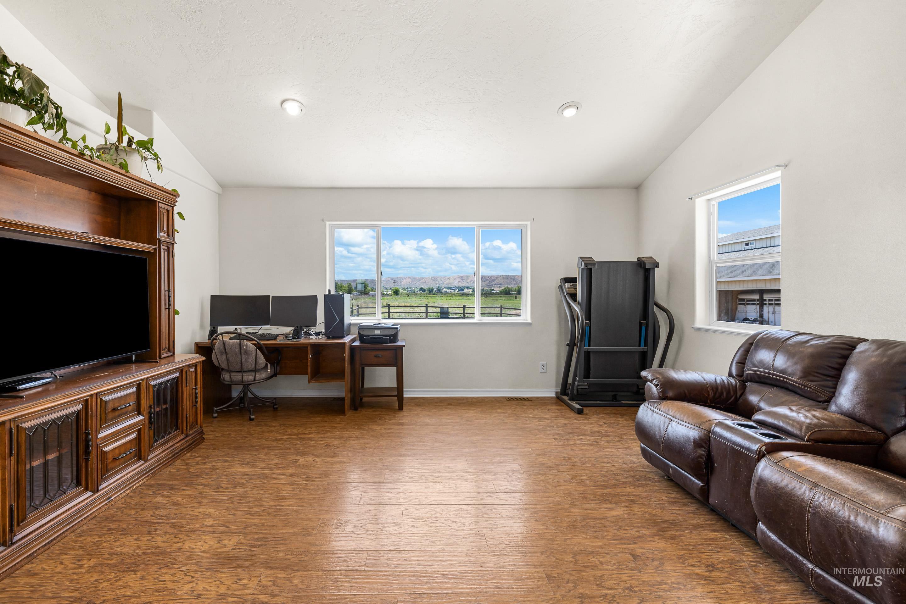 1415 Morehouse, Emmett, Idaho 83617, 3 Bedrooms, 2 Bathrooms, Residential For Sale, Price $845,800,MLS 98948107