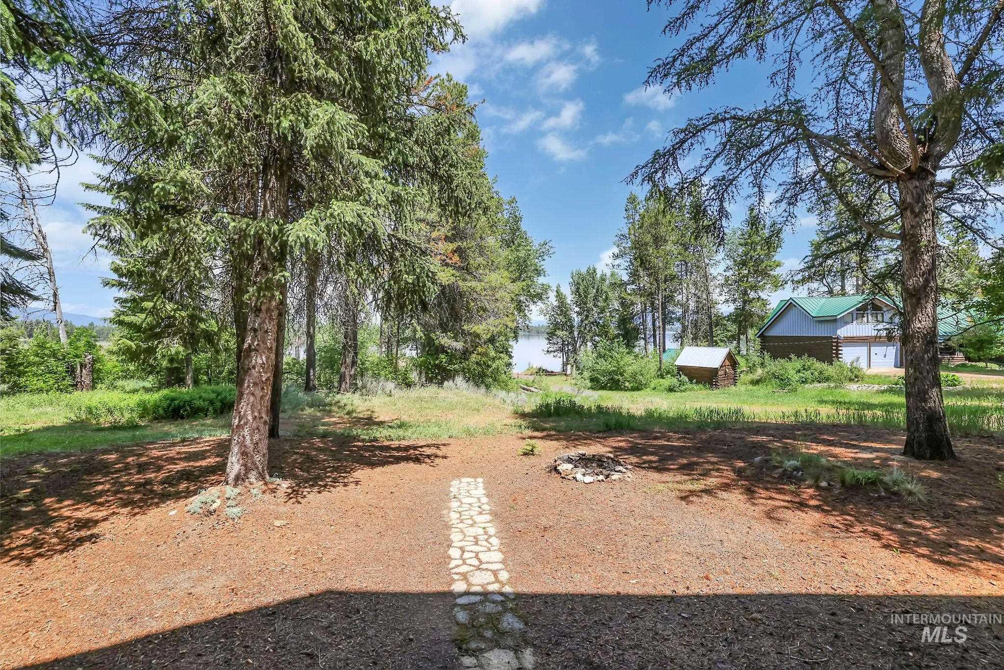 136 Paradise Lane, Donnelly, Idaho 83615, 3 Bedrooms, 2 Bathrooms, Residential For Sale, Price $925,000,MLS 98948134