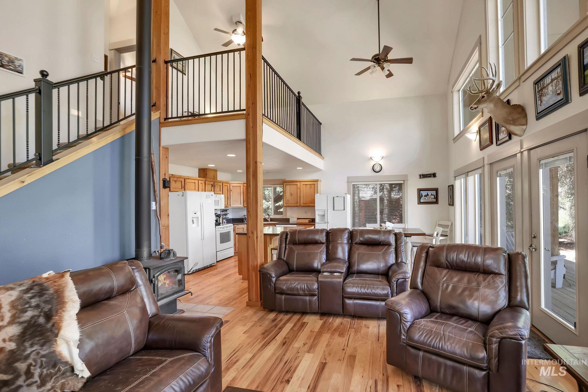 136 Paradise Lane, Donnelly, Idaho 83615, 3 Bedrooms, 2 Bathrooms, Residential For Sale, Price $925,000,MLS 98948134