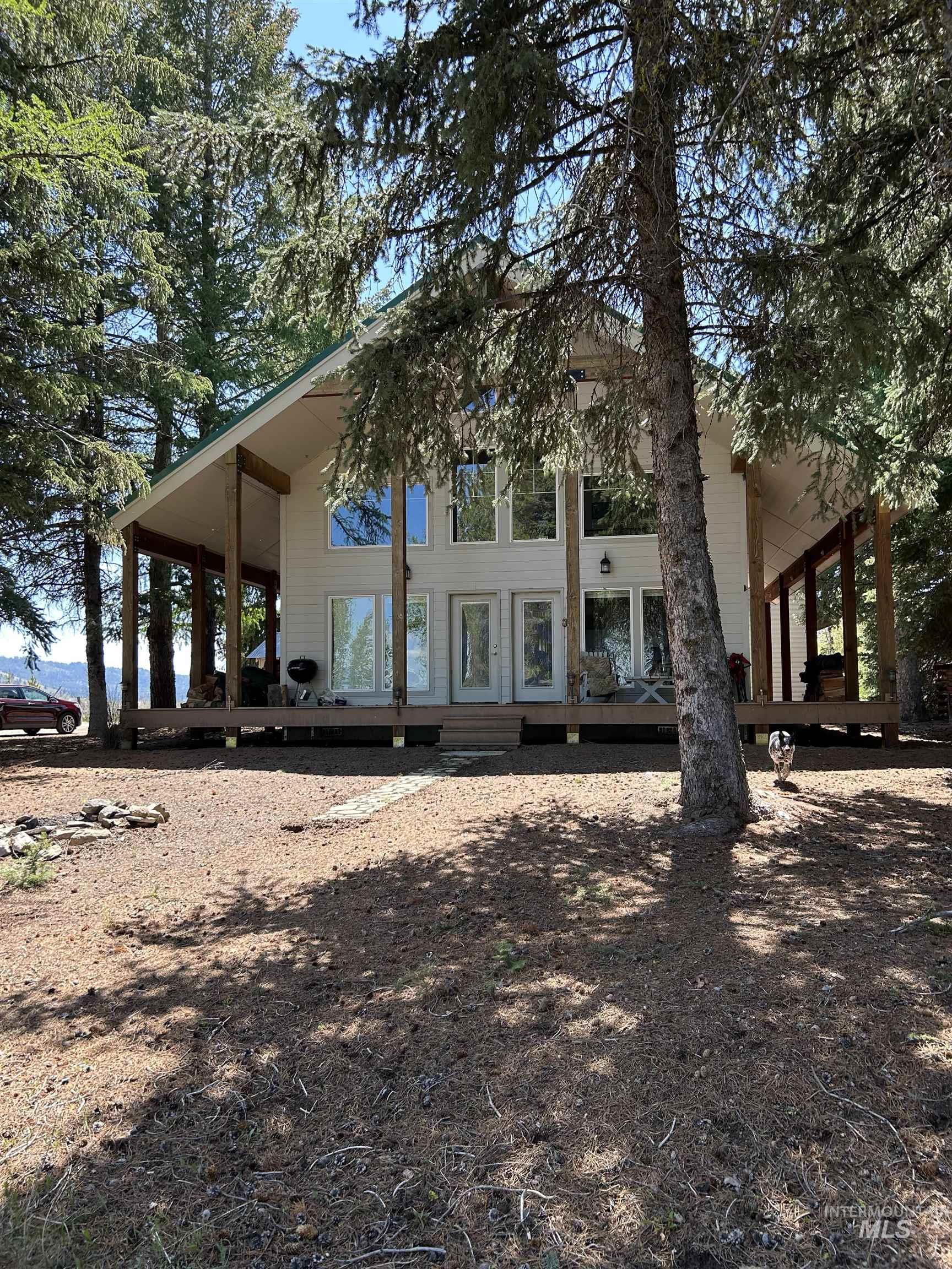 136 Paradise Lane, Donnelly, Idaho 83615, 3 Bedrooms, 2 Bathrooms, Residential For Sale, Price $925,000,MLS 98948134