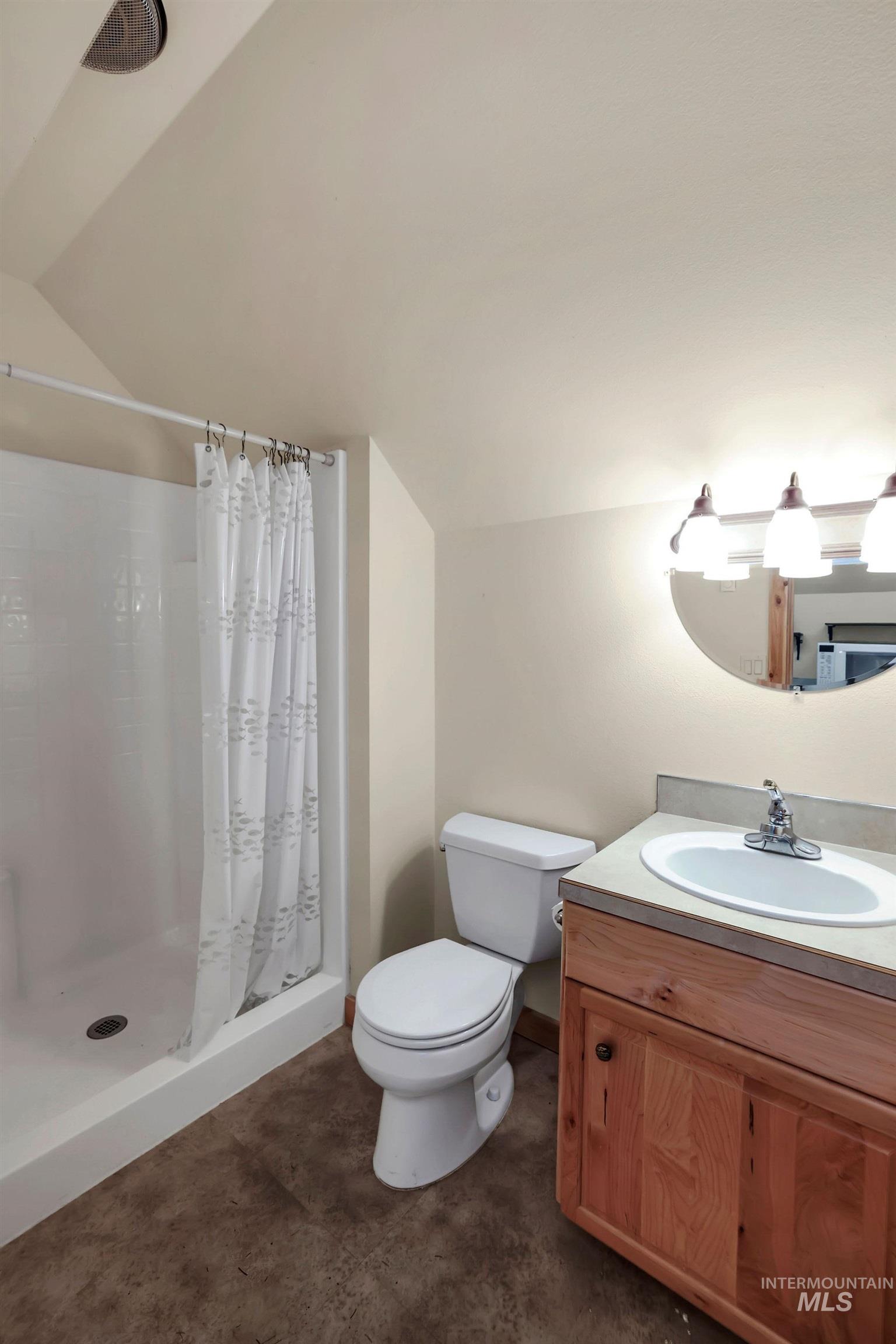 136 Paradise Lane, Donnelly, Idaho 83615, 3 Bedrooms, 2 Bathrooms, Residential For Sale, Price $925,000,MLS 98948134