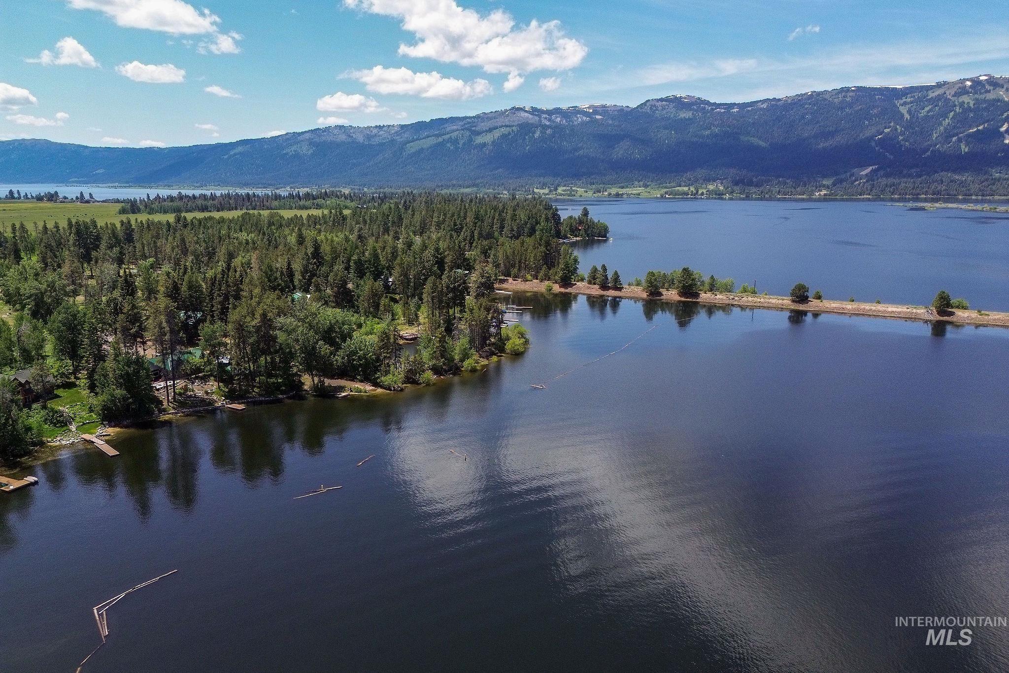 136 Paradise Lane, Donnelly, Idaho 83615, 3 Bedrooms, 2 Bathrooms, Residential For Sale, Price $925,000,MLS 98948134