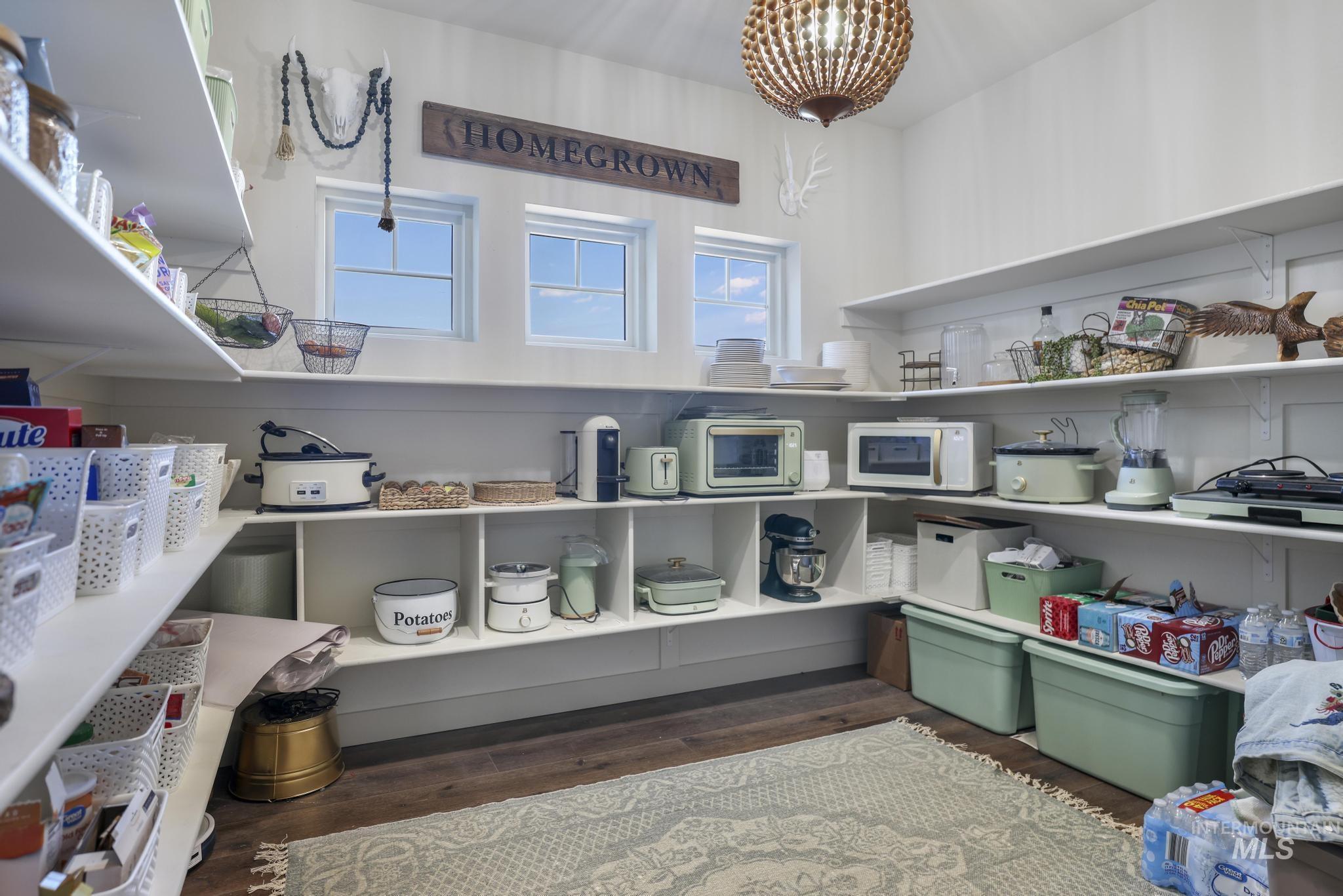 91 W 200 S, Burley, Idaho 83318, 5 Bedrooms, 2.5 Bathrooms, Residential For Sale, Price $699,950,MLS 98948137