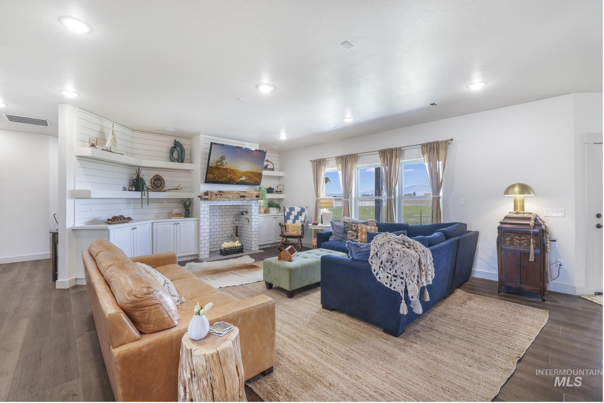 91 W 200 S, Burley, Idaho 83318, 5 Bedrooms, 2.5 Bathrooms, Residential For Sale, Price $699,950,MLS 98948137