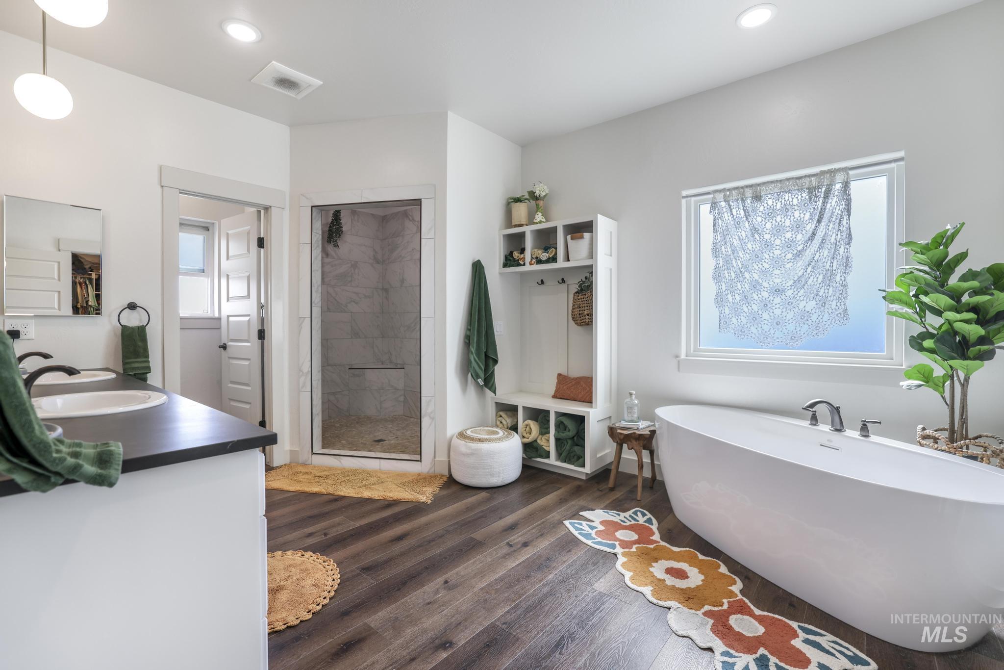 91 W 200 S, Burley, Idaho 83318, 5 Bedrooms, 2.5 Bathrooms, Residential For Sale, Price $699,950,MLS 98948137