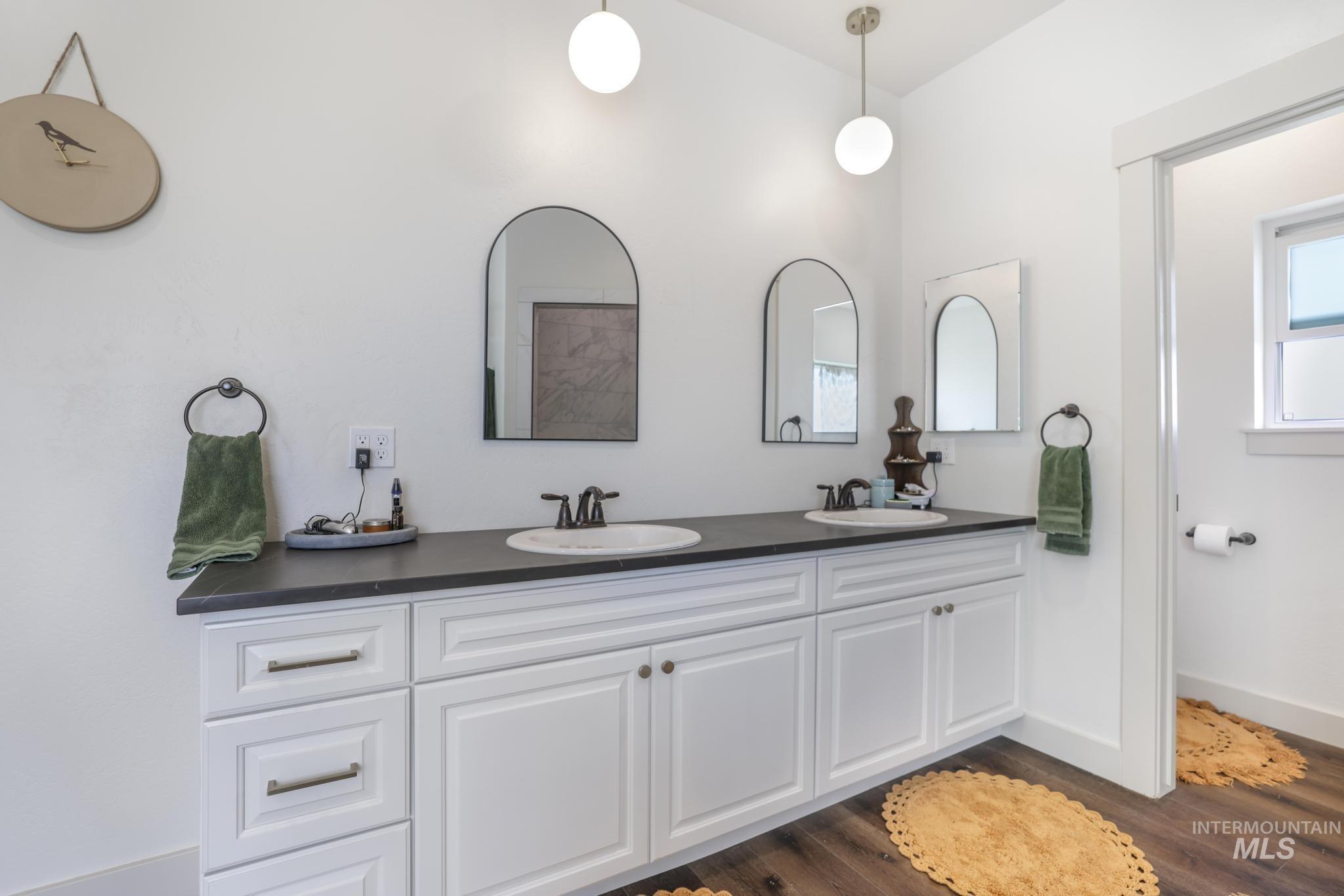 91 W 200 S, Burley, Idaho 83318, 5 Bedrooms, 2.5 Bathrooms, Residential For Sale, Price $699,950,MLS 98948137