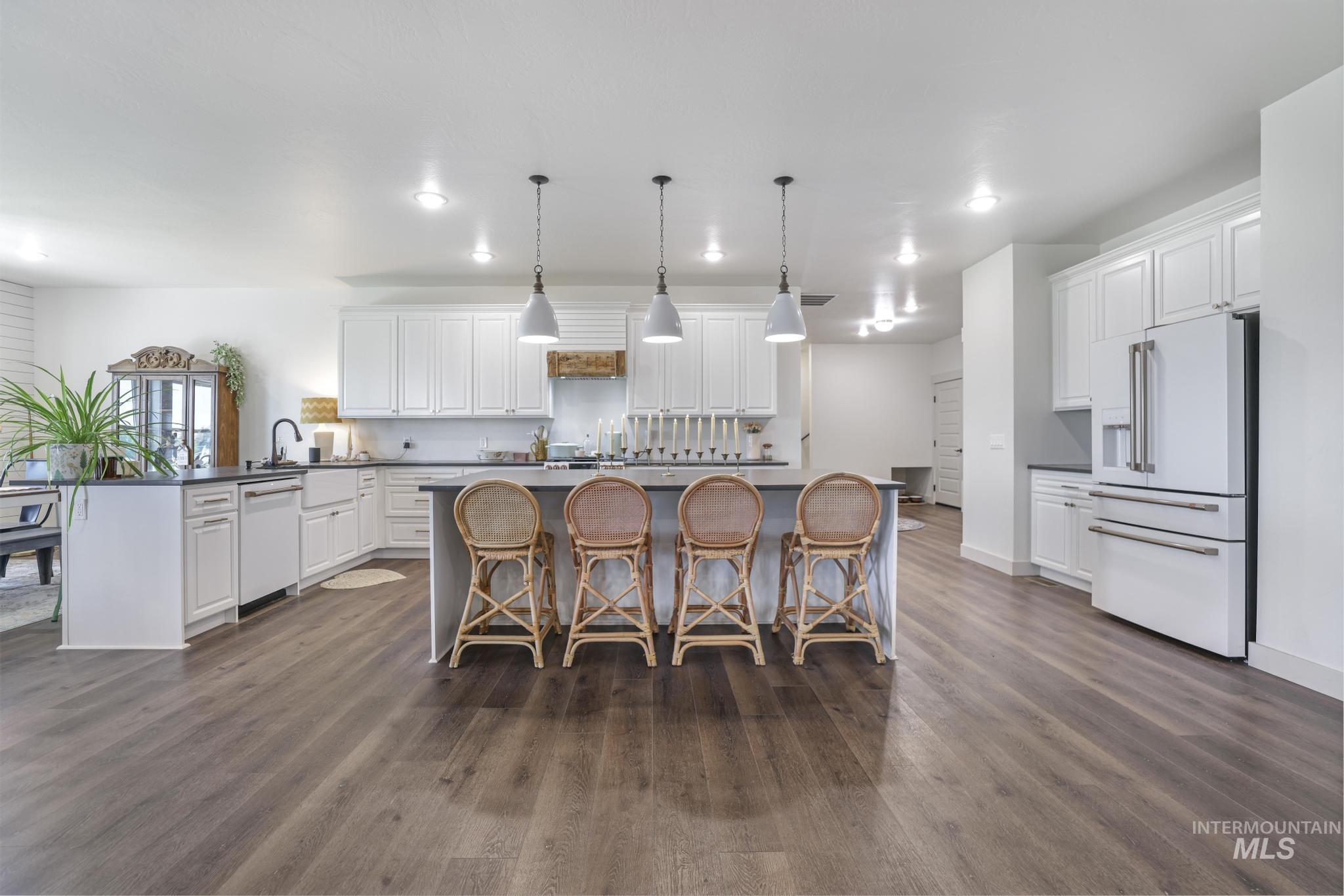 91 W 200 S, Burley, Idaho 83318, 5 Bedrooms, 2.5 Bathrooms, Residential For Sale, Price $699,950,MLS 98948137