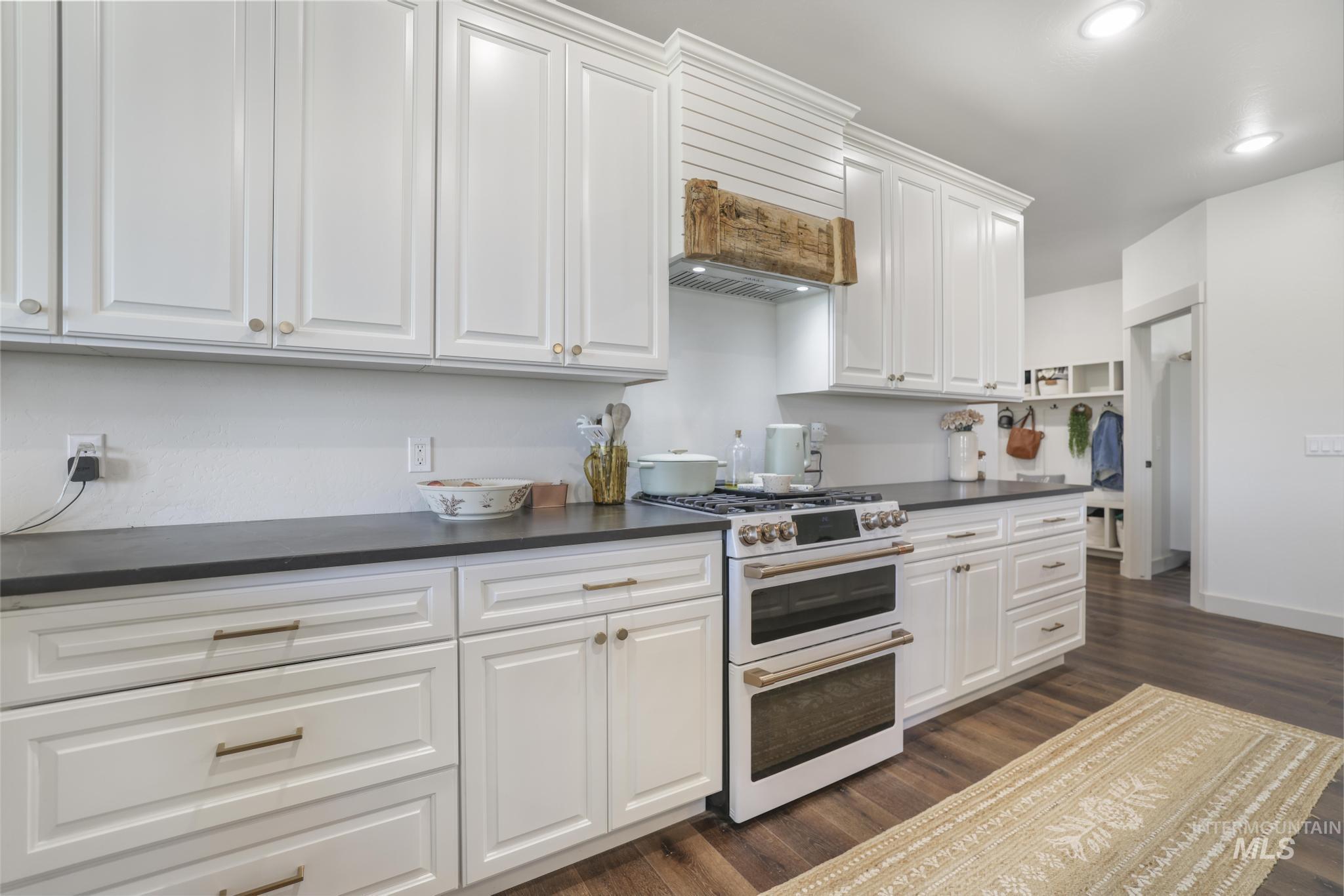 91 W 200 S, Burley, Idaho 83318, 5 Bedrooms, 2.5 Bathrooms, Residential For Sale, Price $699,950,MLS 98948137