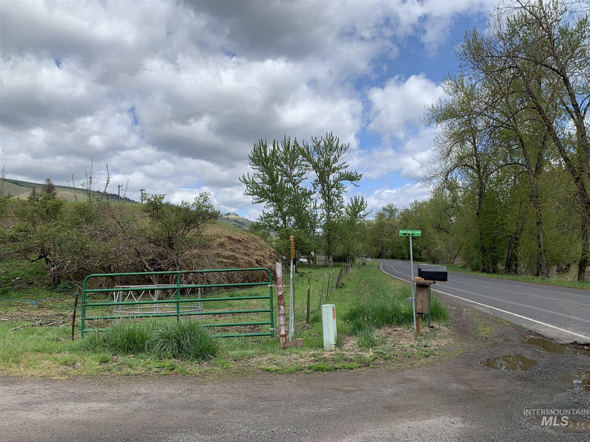 120 Three Bear Lane, Stites, Idaho 83552, 3 Bedrooms, 2 Bathrooms, Residential For Sale, Price $600,000,MLS 98948150