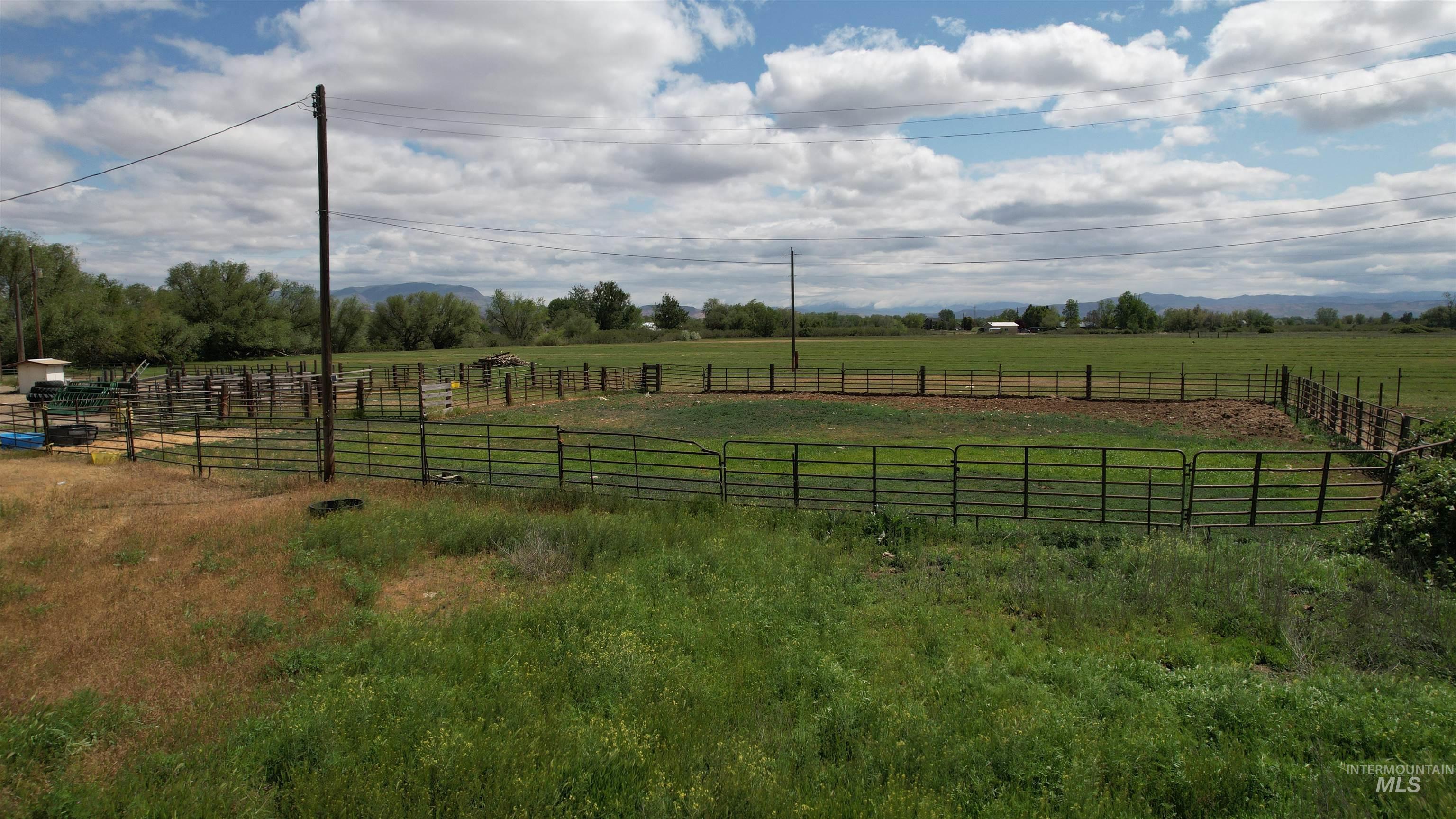 1334 Morehouse Rd., Emmett, Idaho 83617, 3 Bedrooms, 3 Bathrooms, Residential For Sale, Price $895,000,MLS 98948233