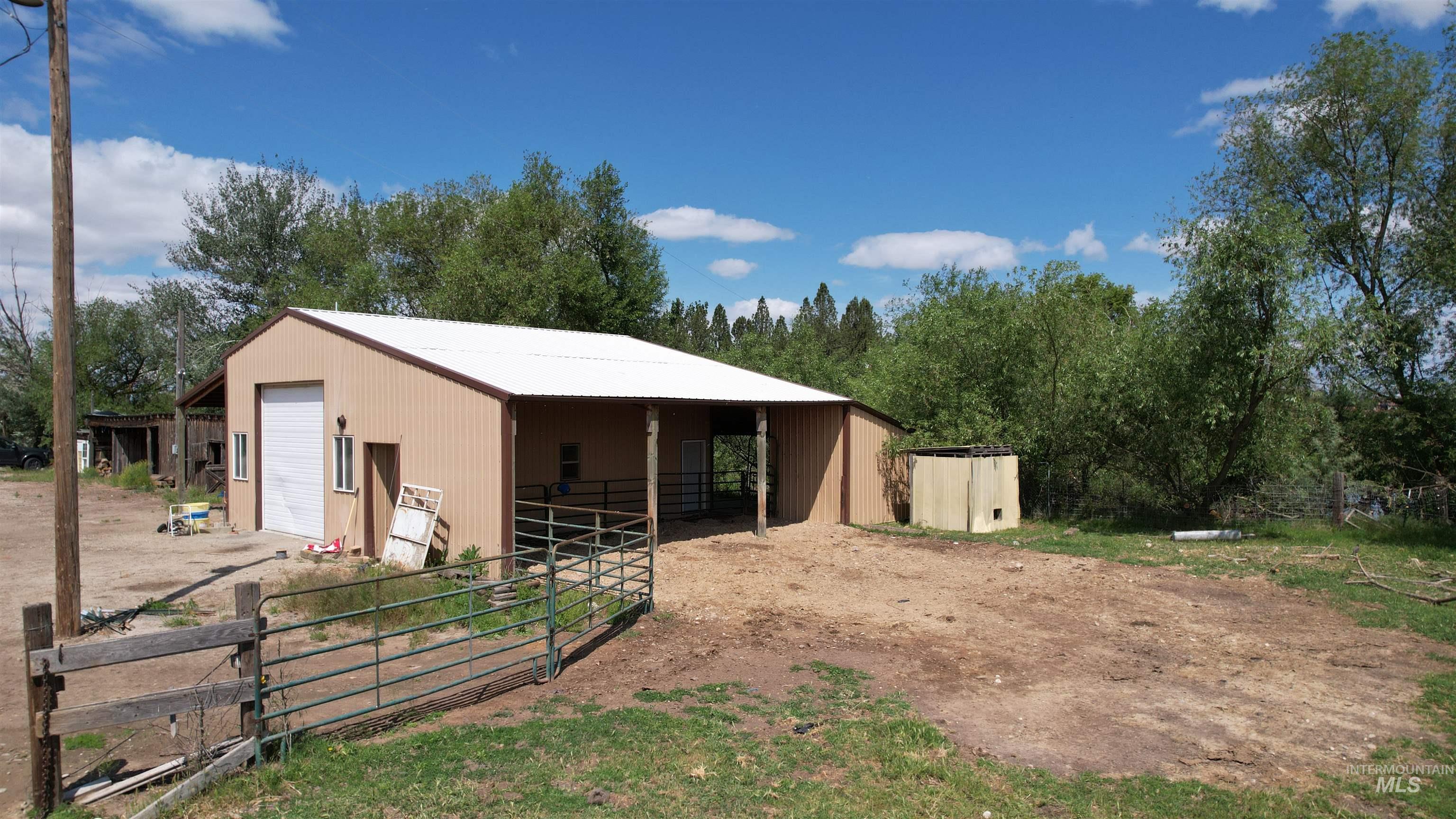 1334 Morehouse Rd., Emmett, Idaho 83617, 3 Bedrooms, 3 Bathrooms, Residential For Sale, Price $895,000,MLS 98948233