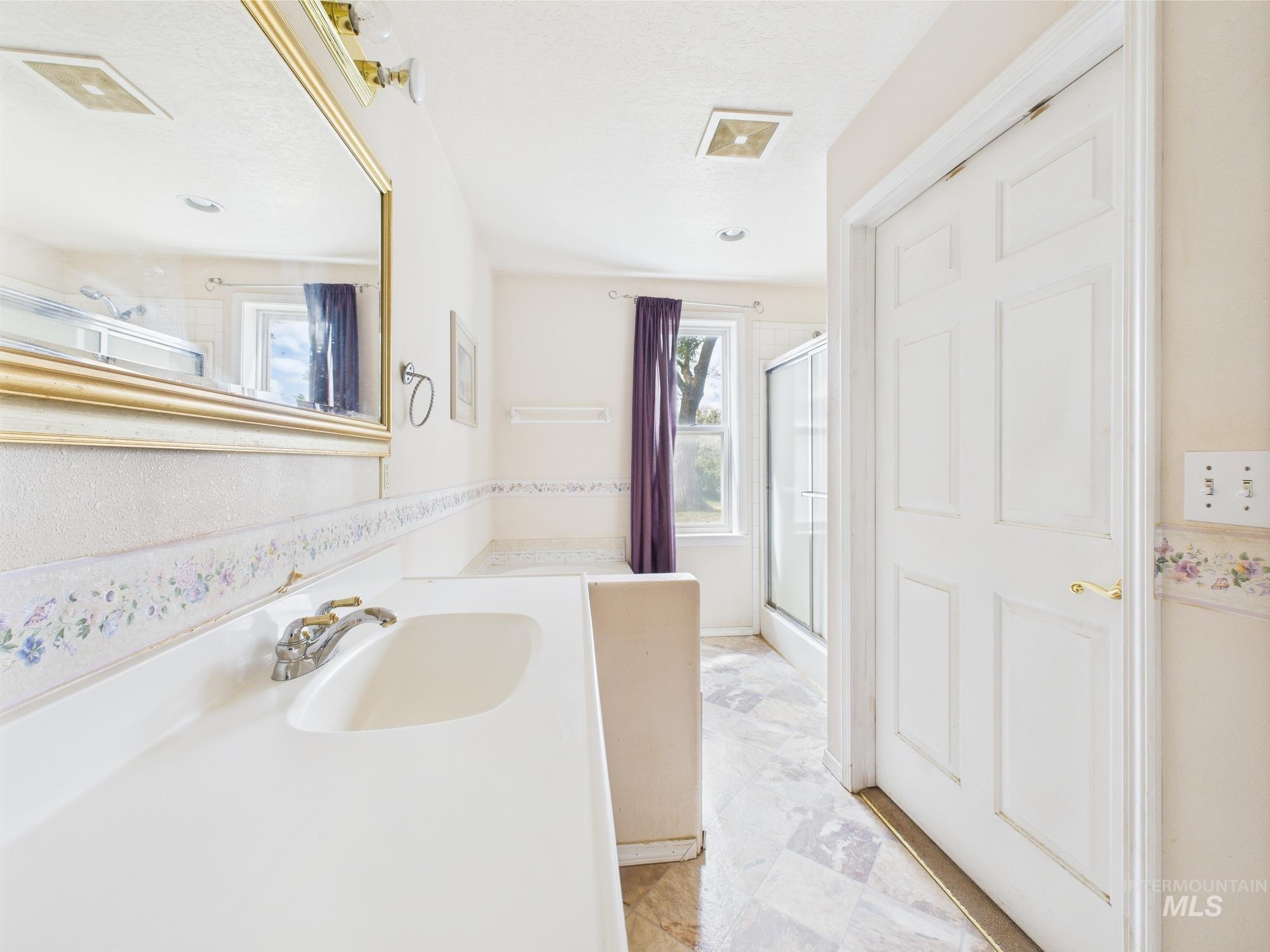 1334 Morehouse Rd., Emmett, Idaho 83617, 3 Bedrooms, 3 Bathrooms, Residential For Sale, Price $895,000,MLS 98948233