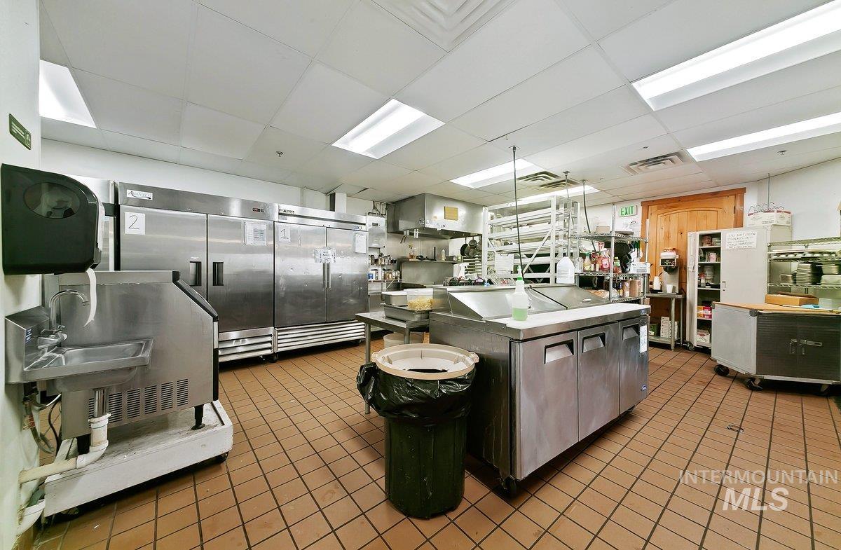 5001 Cherry Gulch Lane, Emmett, Idaho 83617, 10 Bedrooms, 20 Bathrooms, Residential For Sale, Price $3,750,000,MLS 98948292