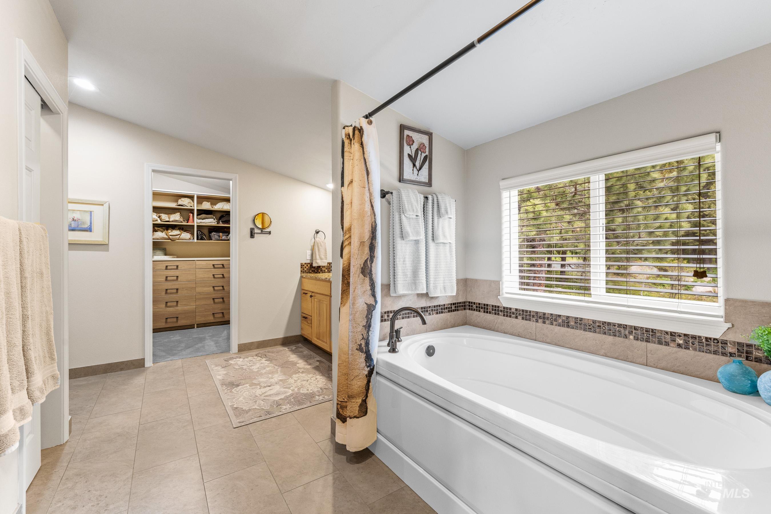 1611 Woodhaven Lane, McCall, Idaho 83638, 4 Bedrooms, 3 Bathrooms, Residential For Sale, Price $1,445,000,MLS 98948328