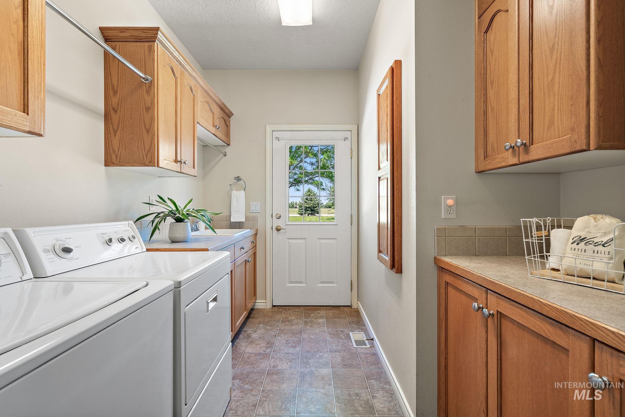 2070 W Waltman St, Meridian, Idaho 83642, 6 Bedrooms, 3 Bathrooms, Residential For Sale, Price $899,999, 98948372