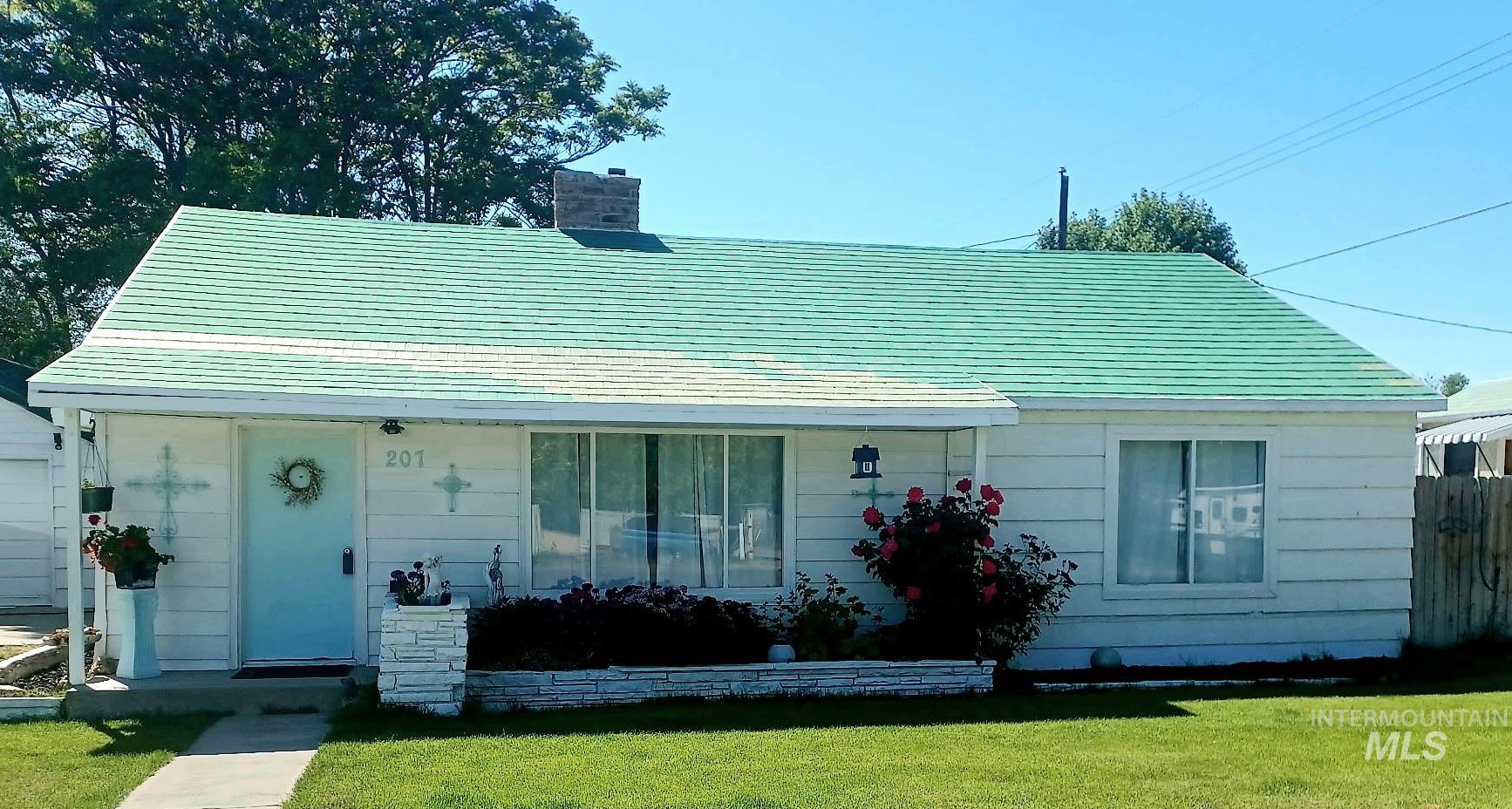 207 N Main St, Homedale, Idaho 83628, 3 Bedrooms, 1 Bathroom, Residential For Sale, Price $289,000, 98948496