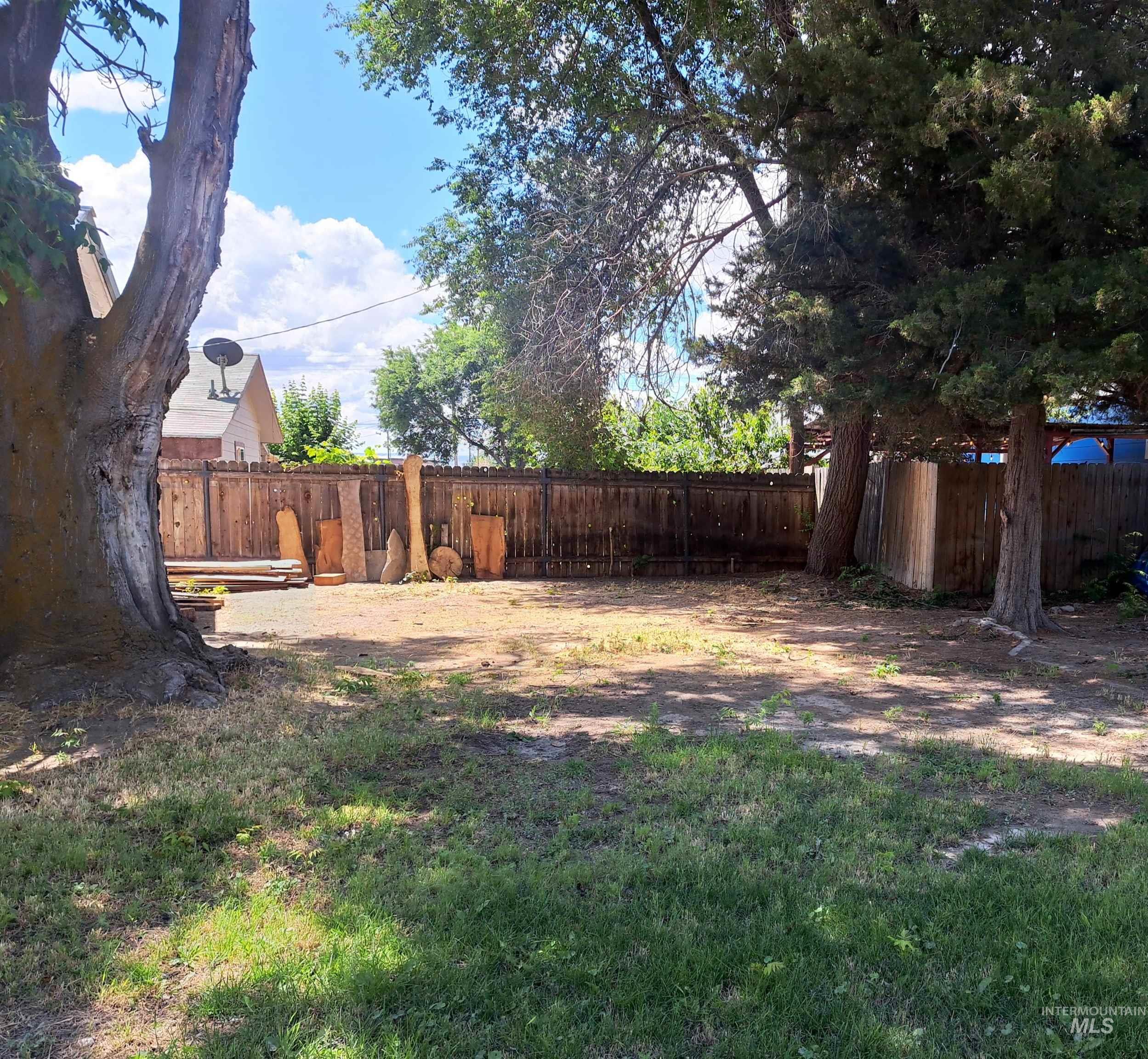 207 N Main St, Homedale, Idaho 83628, 3 Bedrooms, 1 Bathroom, Residential For Sale, Price $289,000, 98948496