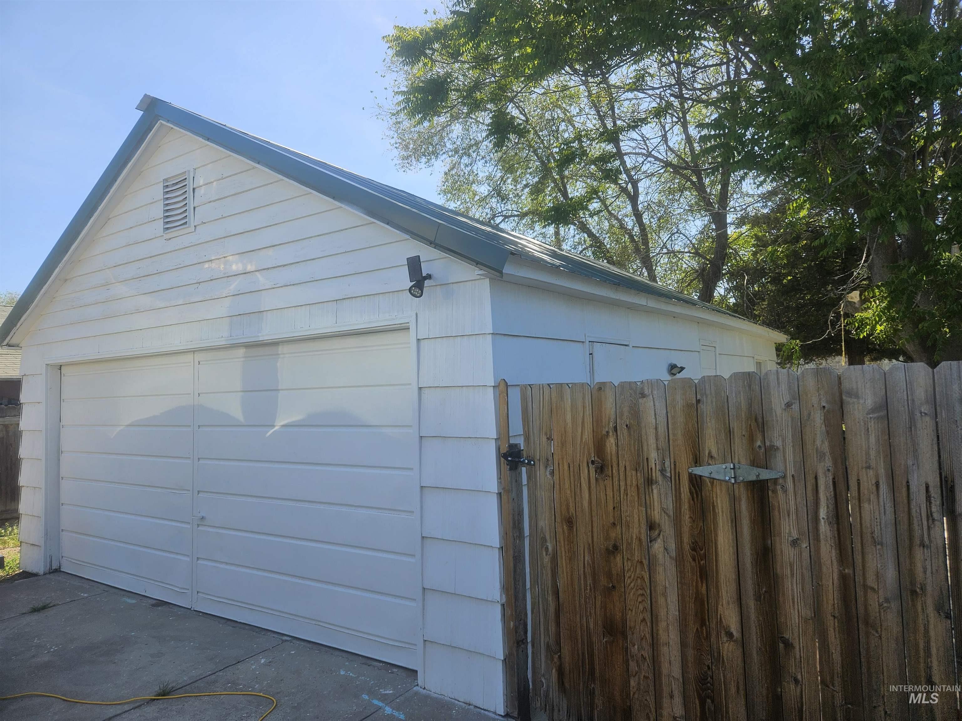 207 N Main St, Homedale, Idaho 83628, 3 Bedrooms, 1 Bathroom, Residential For Sale, Price $289,000, 98948496