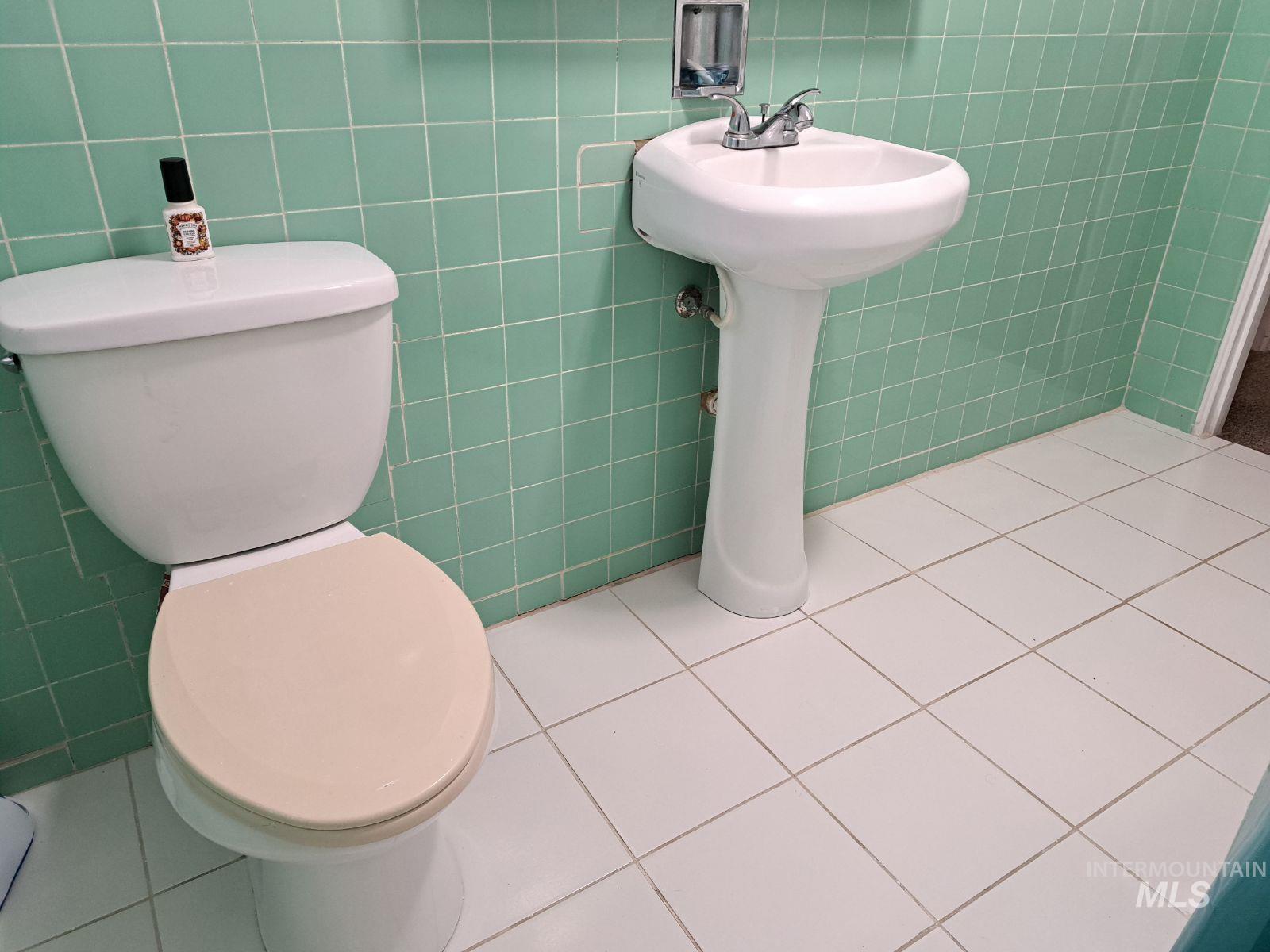 207 N Main St, Homedale, Idaho 83628, 3 Bedrooms, 1 Bathroom, Residential For Sale, Price $289,000, 98948496