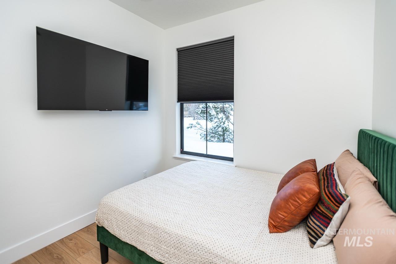 1047 Kaitlyn Loop, McCall, Idaho 83638, 4 Bedrooms, 4.5 Bathrooms, Residential For Sale, Price $1,200,000, 98948508