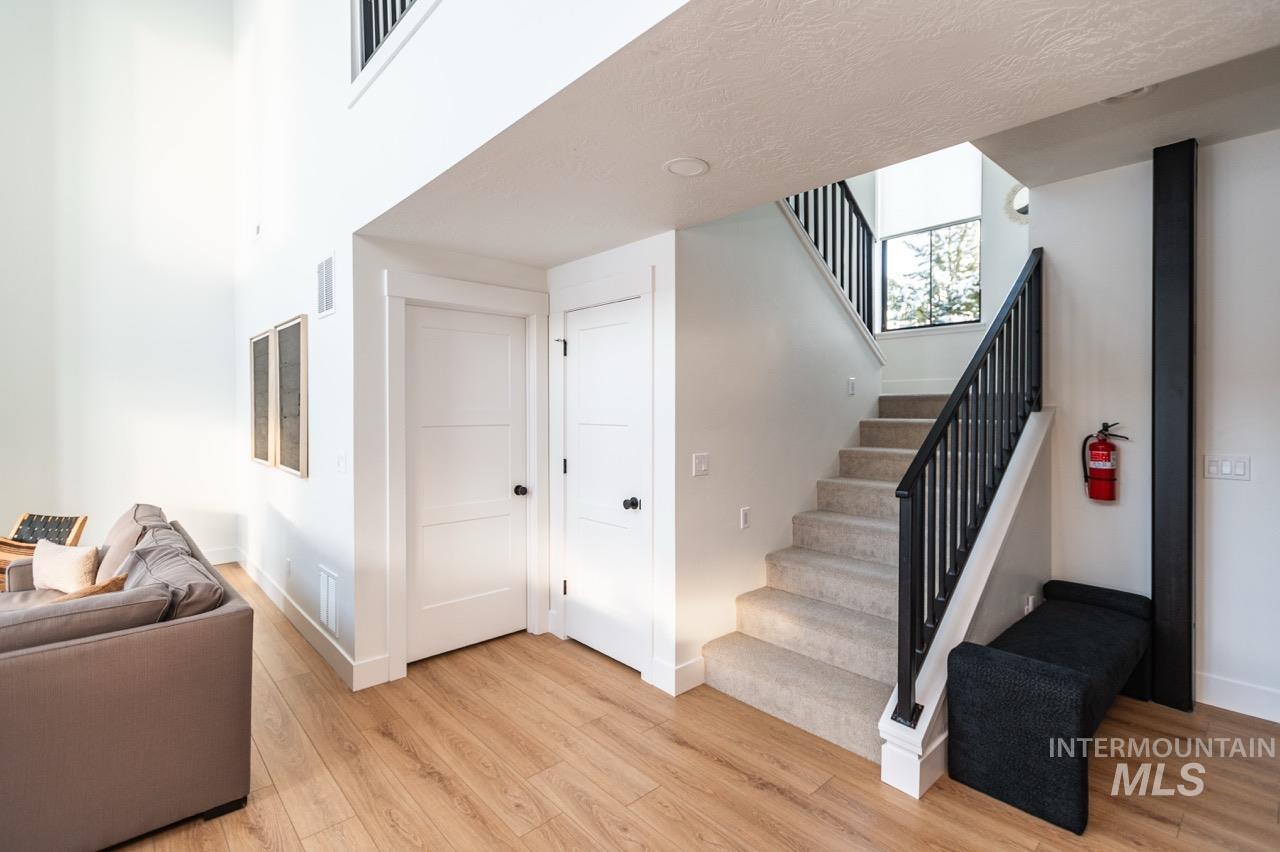 1047 Kaitlyn Loop, McCall, Idaho 83638, 4 Bedrooms, 4.5 Bathrooms, Residential For Sale, Price $1,200,000, 98948508