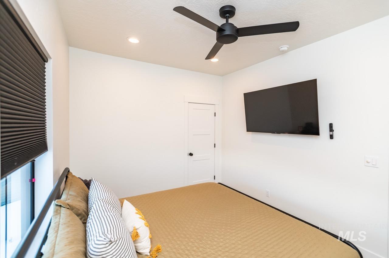 1047 Kaitlyn Loop, McCall, Idaho 83638, 4 Bedrooms, 4.5 Bathrooms, Residential For Sale, Price $1,200,000, 98948508