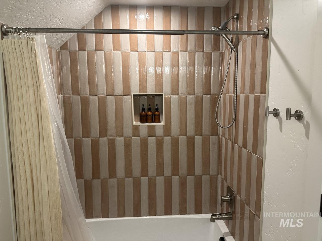 1047 Kaitlyn Loop, McCall, Idaho 83638, 4 Bedrooms, 4.5 Bathrooms, Residential For Sale, Price $1,200,000, 98948508