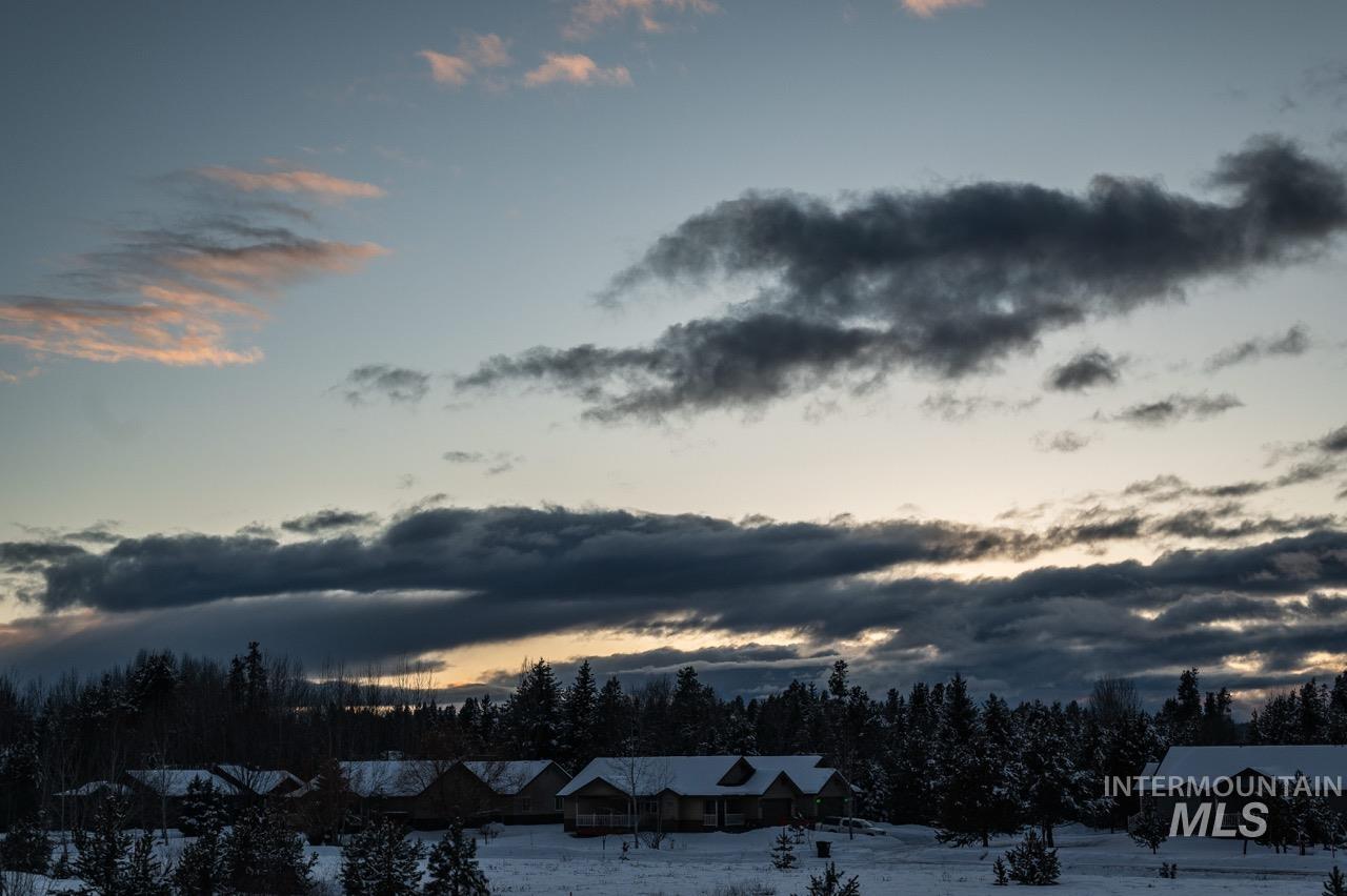 1047 Kaitlyn Loop, McCall, Idaho 83638, 4 Bedrooms, 4.5 Bathrooms, Residential For Sale, Price $1,200,000, 98948508