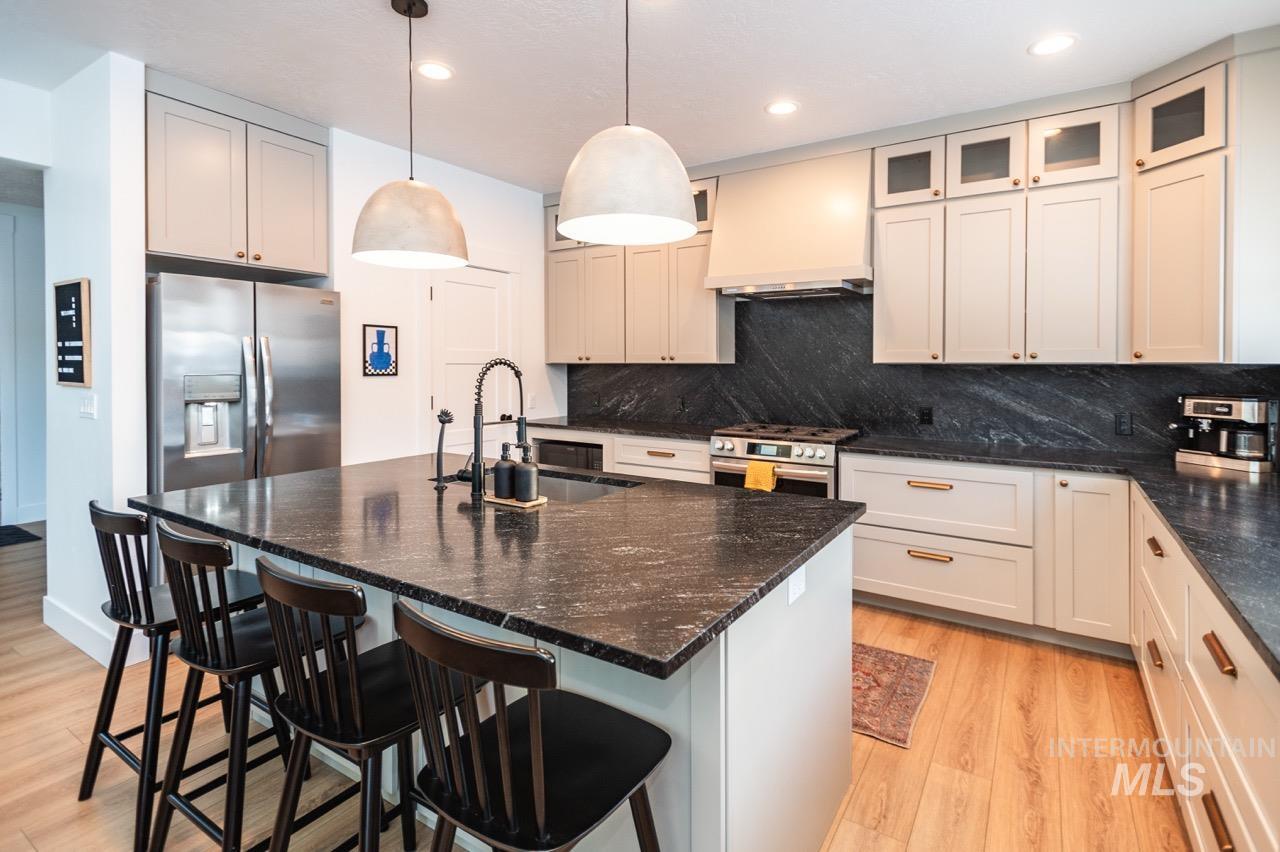 1047 Kaitlyn Loop, McCall, Idaho 83638, 4 Bedrooms, 4.5 Bathrooms, Residential For Sale, Price $1,200,000, 98948508