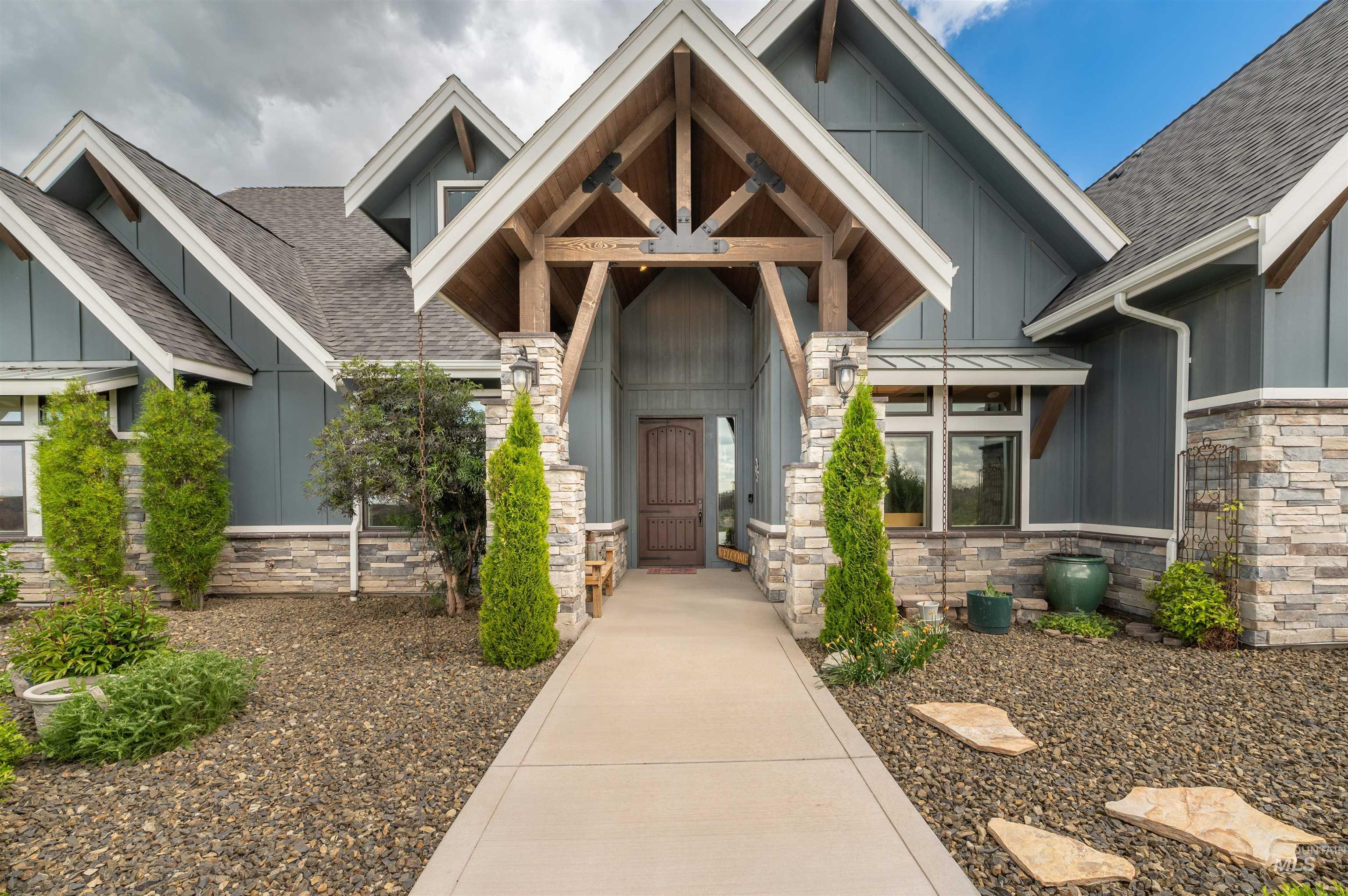 3586 E 4000 N, Kimberly, Idaho 83341, 3 Bedrooms, 5 Bathrooms, Residential For Sale, Price $3,199,999, 98948621