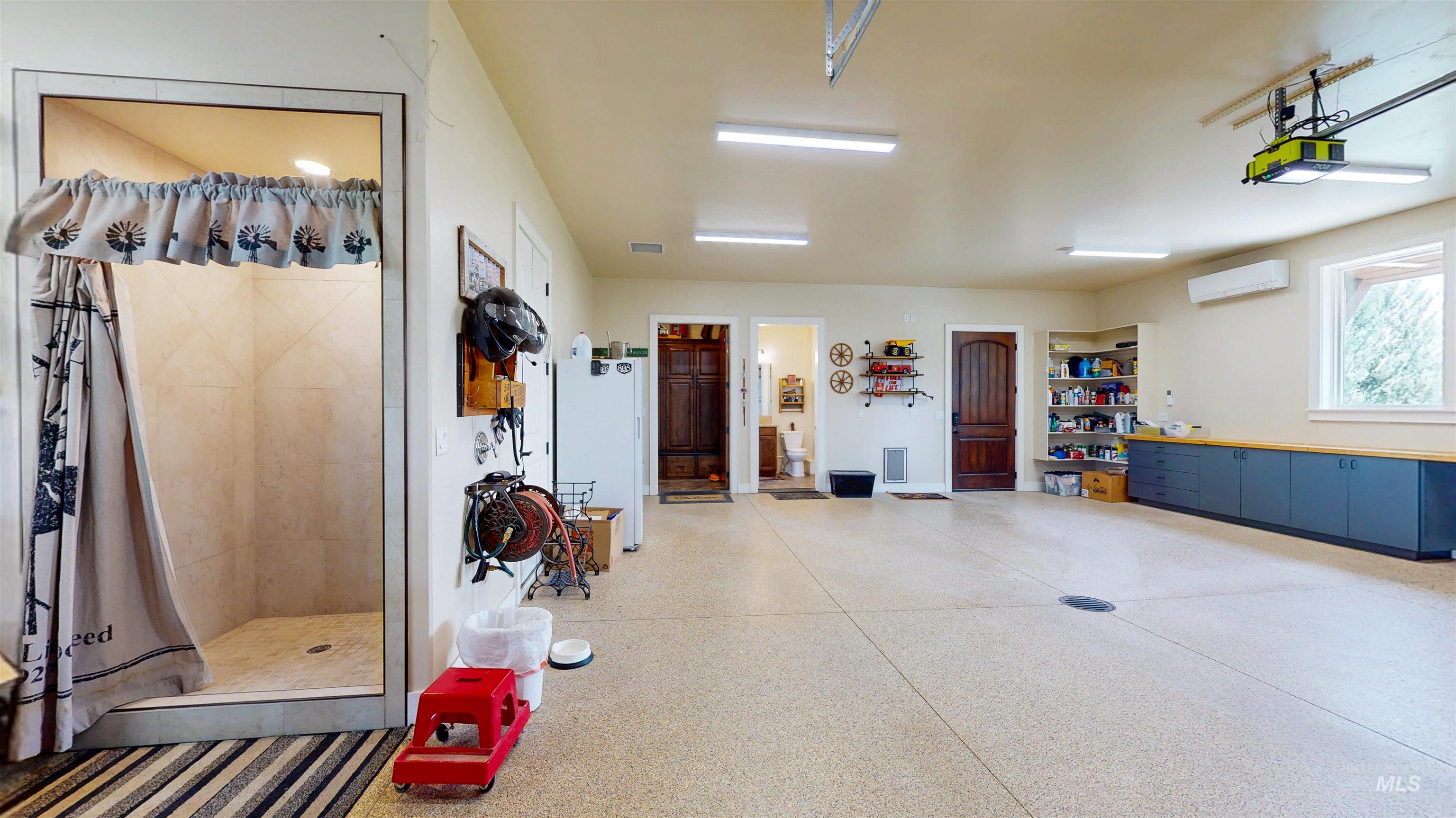 3586 E 4000 N, Kimberly, Idaho 83341, 3 Bedrooms, 5 Bathrooms, Residential For Sale, Price $3,199,999, 98948621